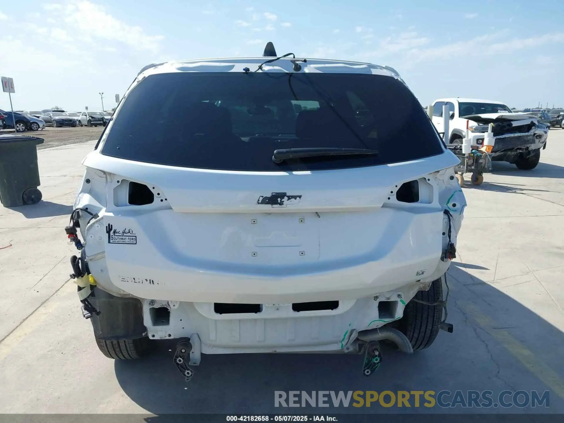 17 Фотография поврежденного автомобиля 3GNAXKEG5RS120231 CHEVROLET EQUINOX 2024