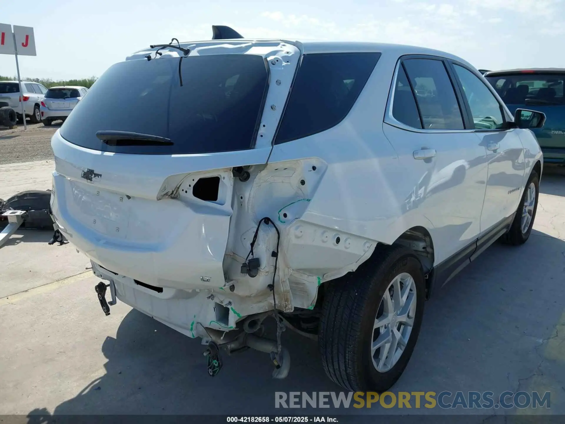 18 Фотография поврежденного автомобиля 3GNAXKEG5RS120231 CHEVROLET EQUINOX 2024