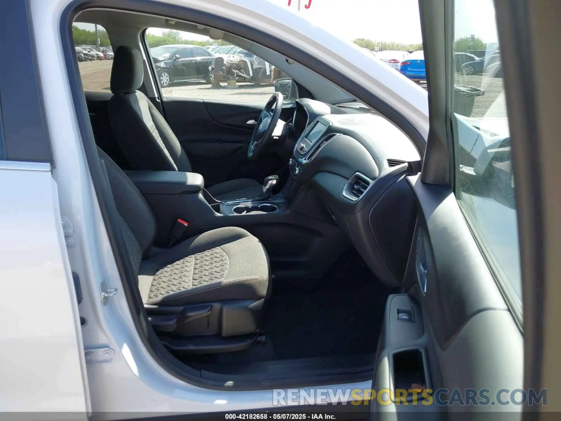 5 Фотография поврежденного автомобиля 3GNAXKEG5RS120231 CHEVROLET EQUINOX 2024
