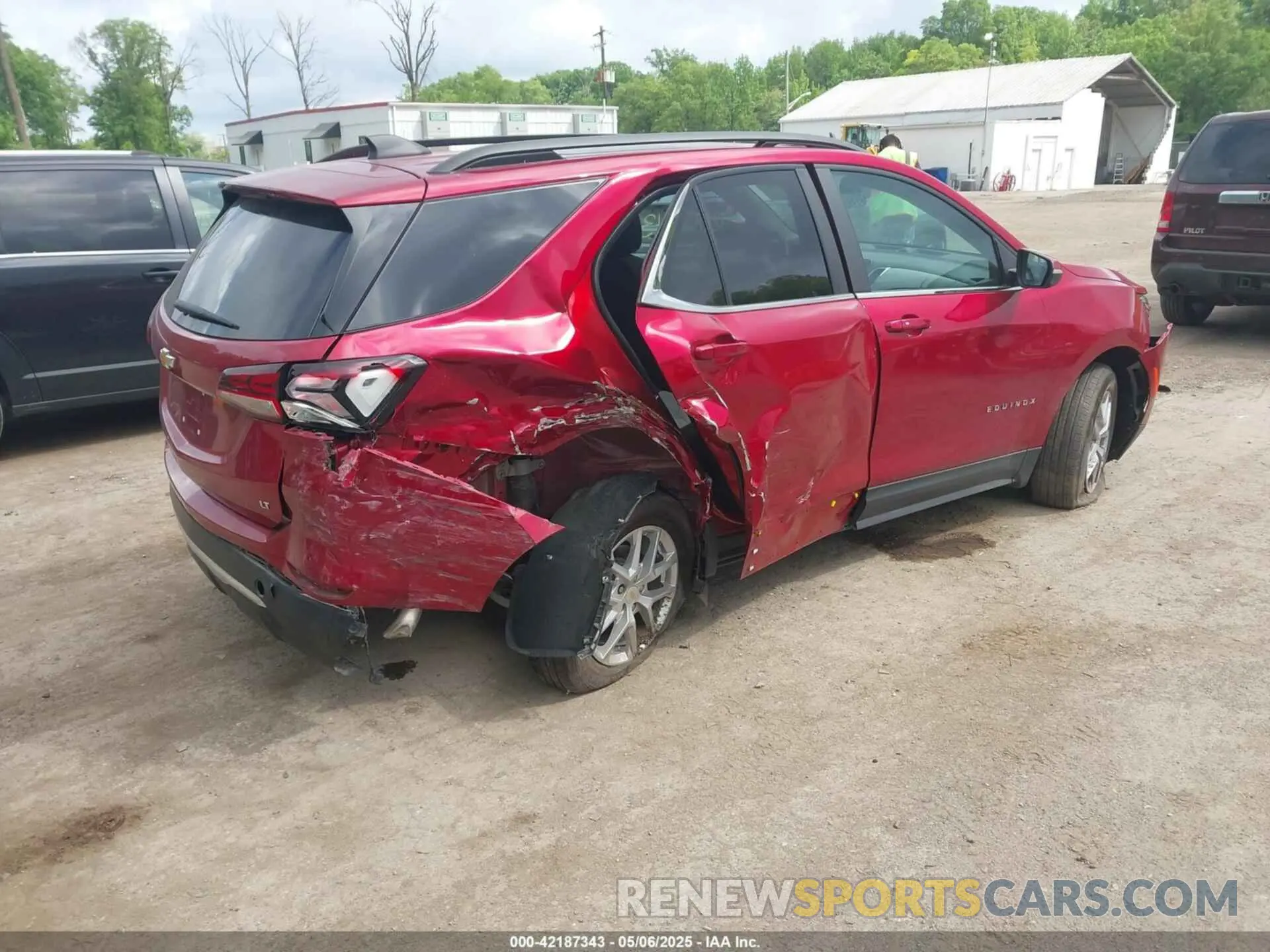 4 Photograph of a damaged car 3GNAXKEG6RL130860 CHEVROLET EQUINOX 2024