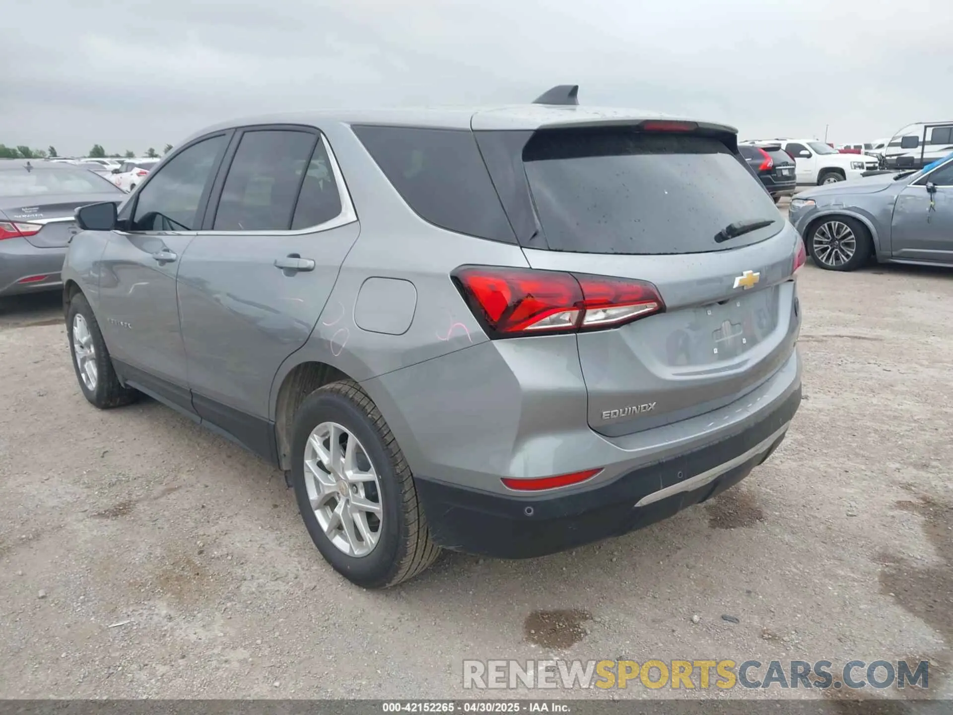 3 Photograph of a damaged car 3GNAXKEG8RS157449 CHEVROLET EQUINOX 2024