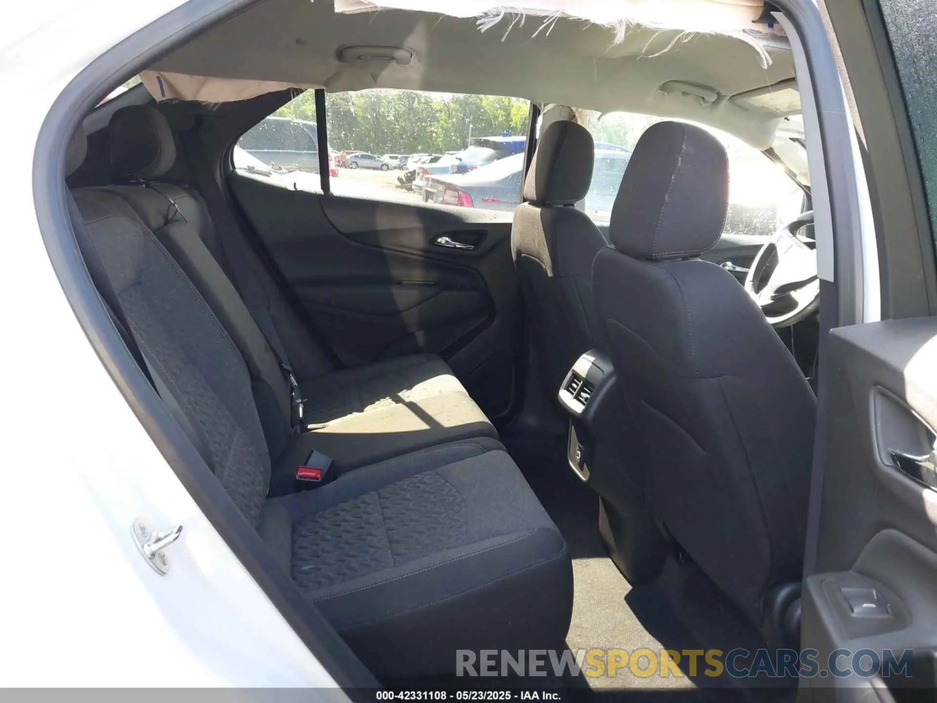 8 Photograph of a damaged car 3GNAXKEGXRL256851 CHEVROLET EQUINOX 2024