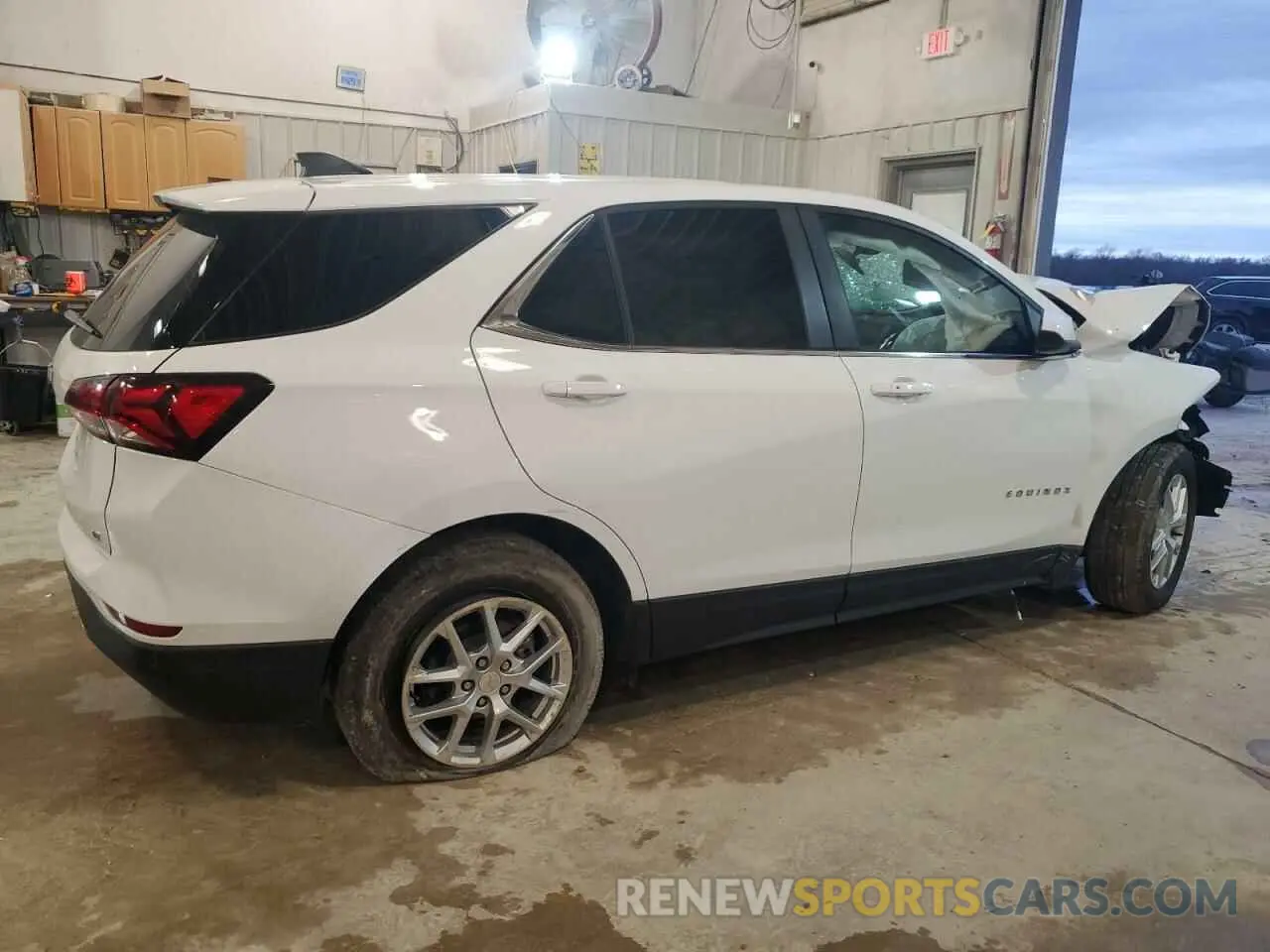 3 Фотография поврежденного автомобиля 3GNAXKEGXRS114733 CHEVROLET EQUINOX 2024