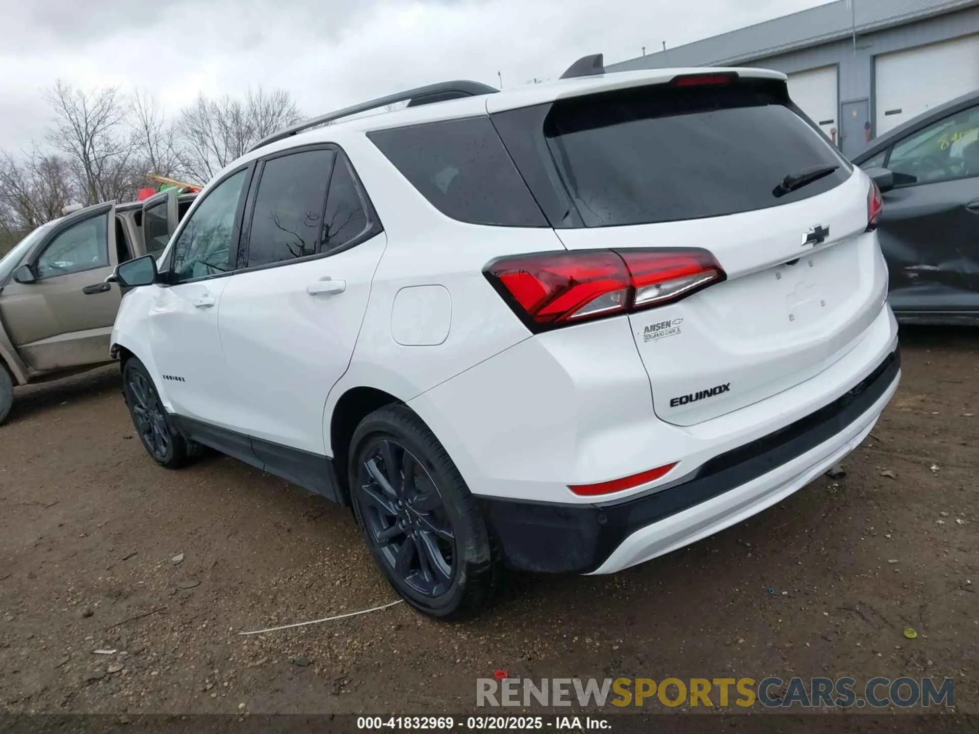 3 Photograph of a damaged car 3GNAXMEG4RS104243 CHEVROLET EQUINOX 2024