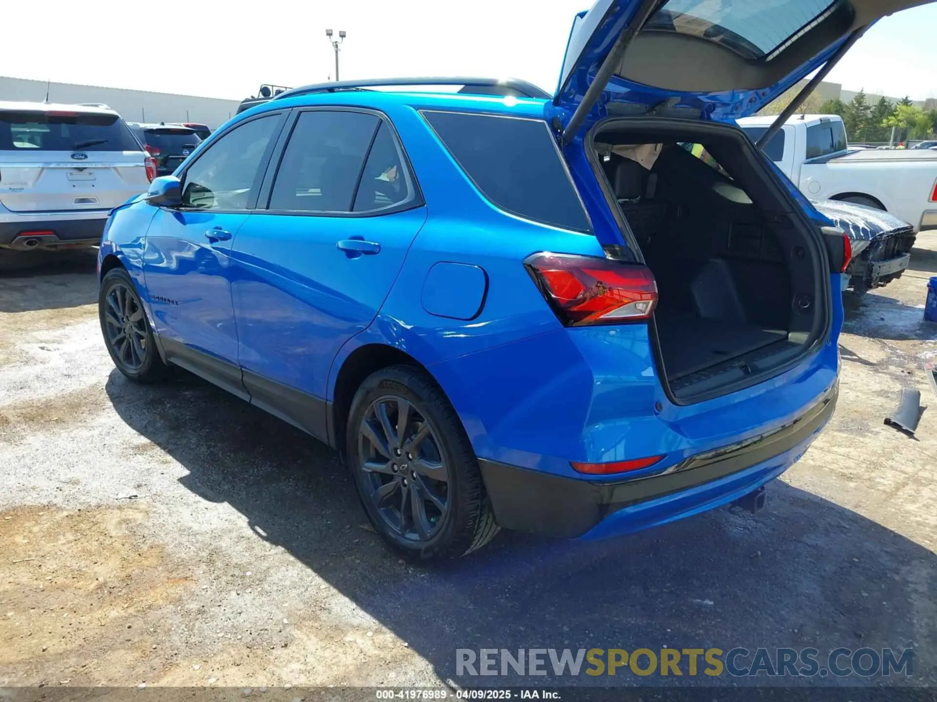 3 Фотография поврежденного автомобиля 3GNAXMEG8RS221288 CHEVROLET EQUINOX 2024
