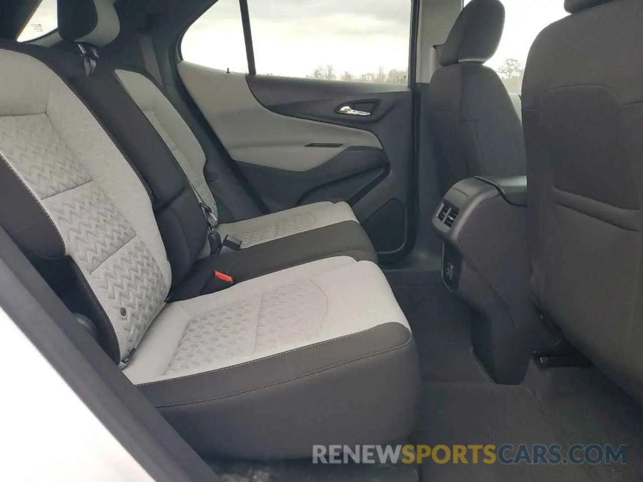 11 Фотография поврежденного автомобиля 3GNAXSEG8RL319171 CHEVROLET EQUINOX 2024