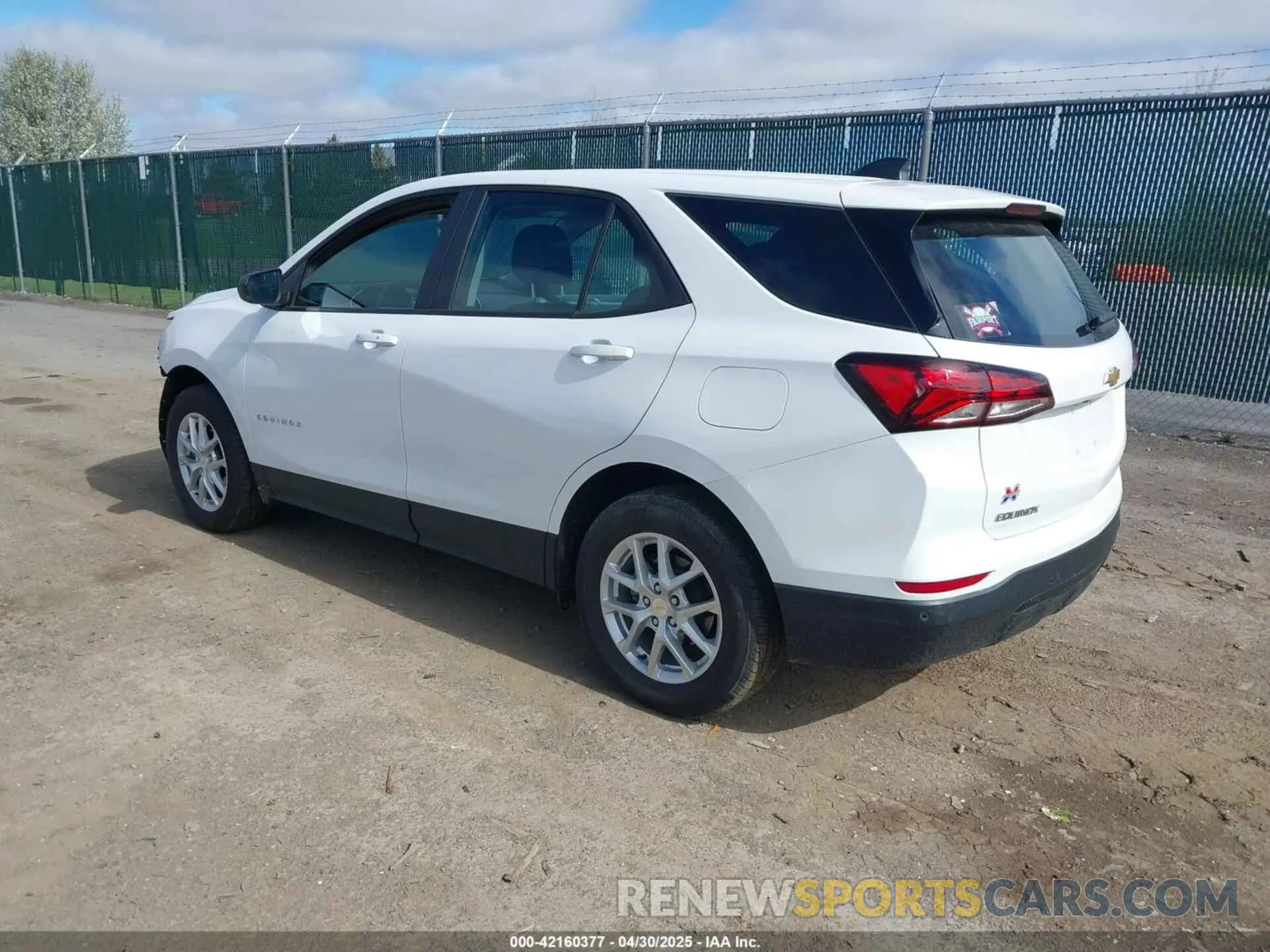 3 Фотография поврежденного автомобиля 3GNAXSEGXRL150738 CHEVROLET EQUINOX 2024