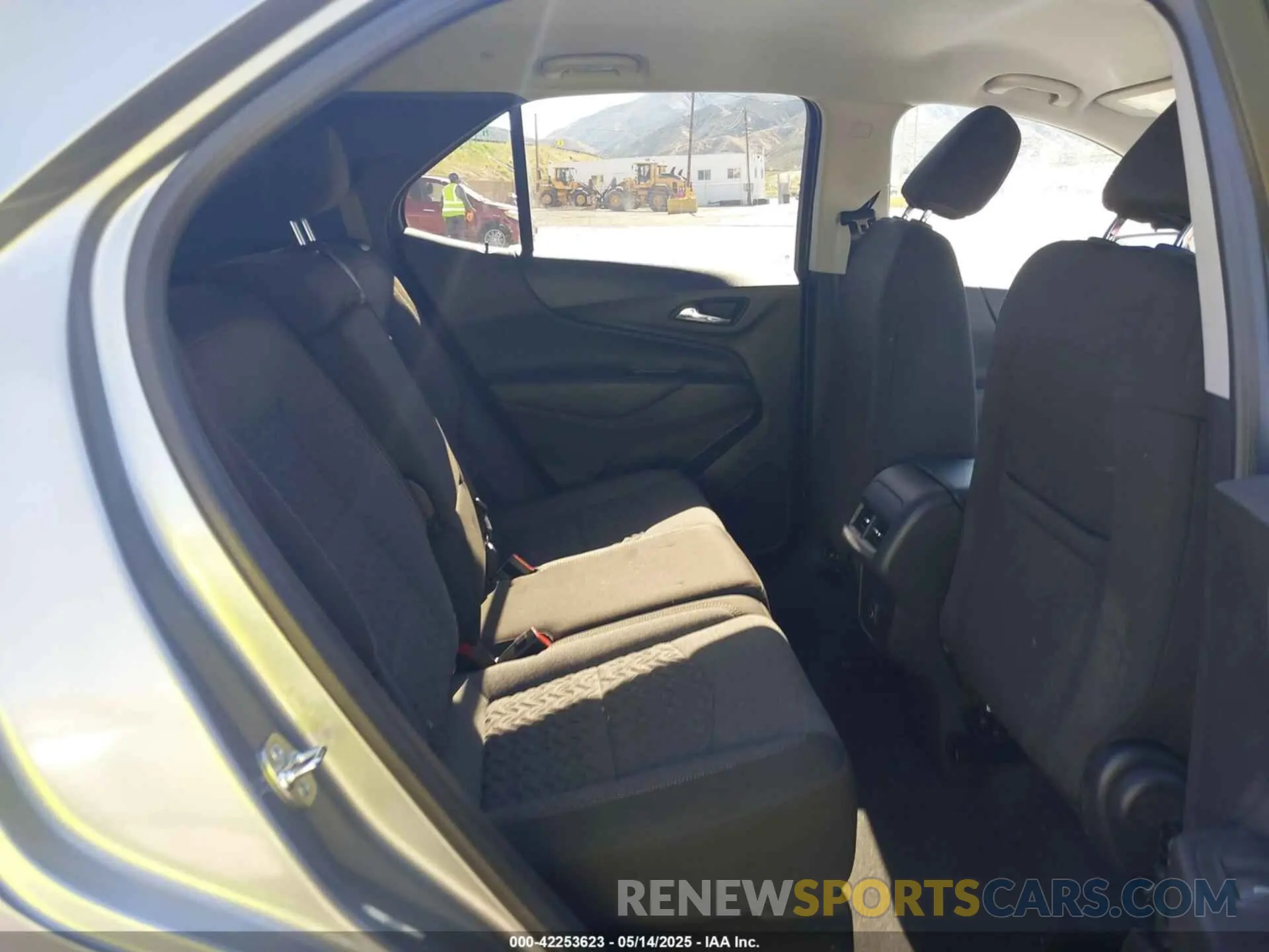 8 Фотография поврежденного автомобиля 3GNAXTEG1RL256629 CHEVROLET EQUINOX 2024