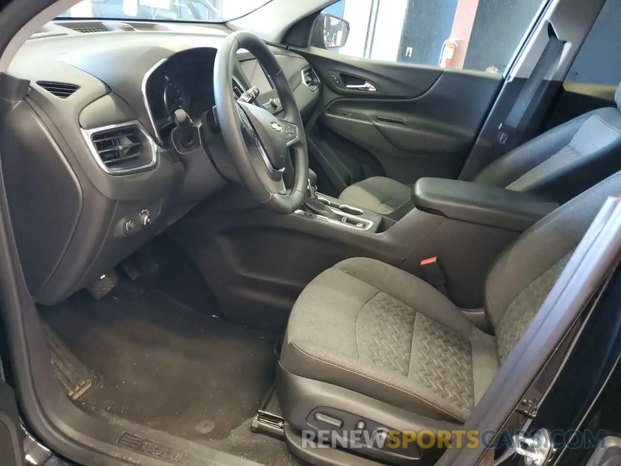 7 Photograph of a damaged car 3GNAXUEG0RL335294 CHEVROLET EQUINOX 2024