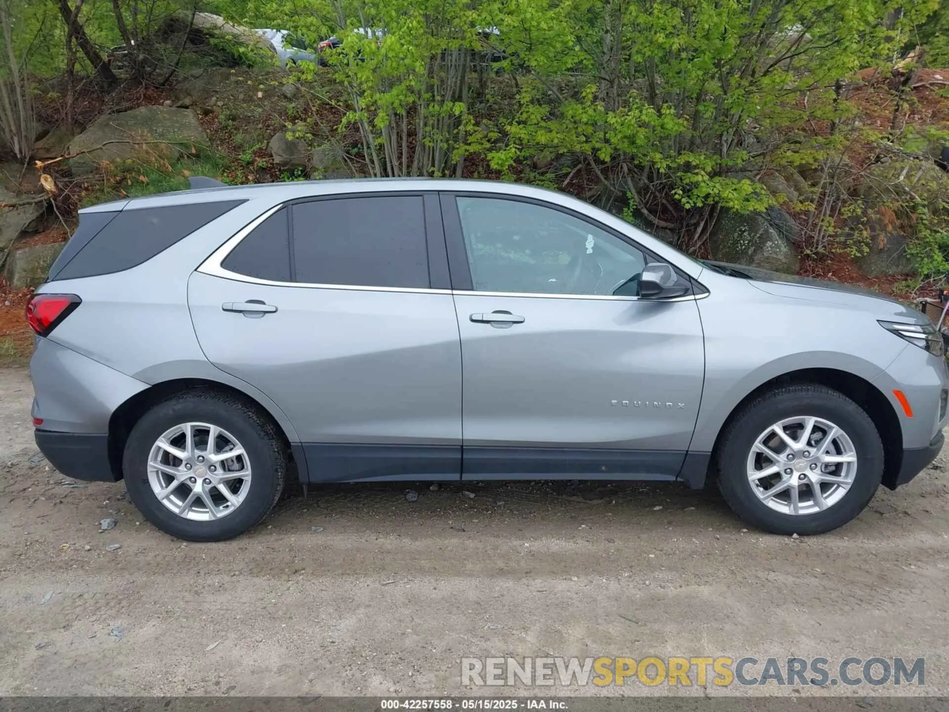 13 Фотография поврежденного автомобиля 3GNAXUEG0RS105972 CHEVROLET EQUINOX 2024