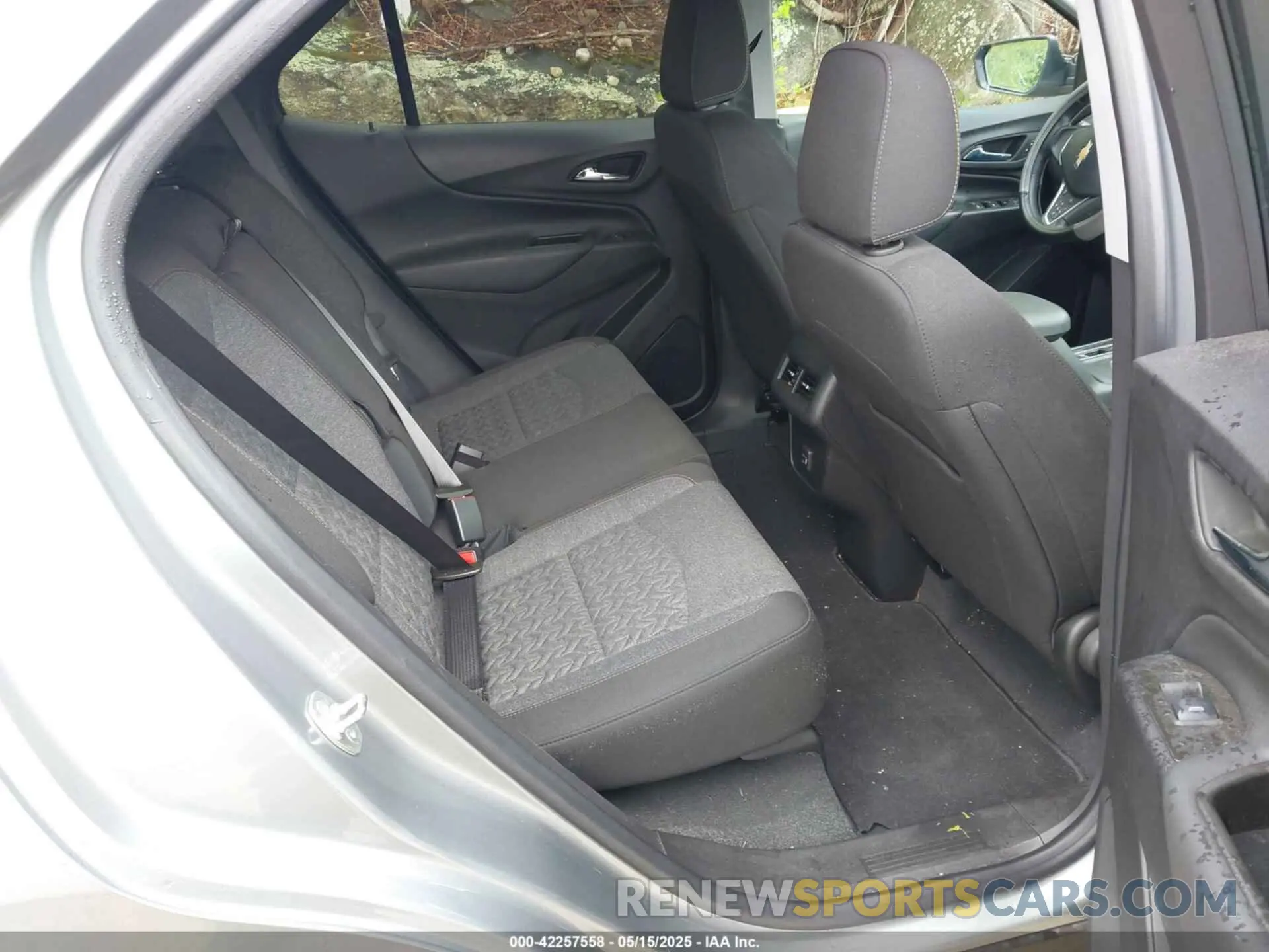 8 Фотография поврежденного автомобиля 3GNAXUEG0RS105972 CHEVROLET EQUINOX 2024