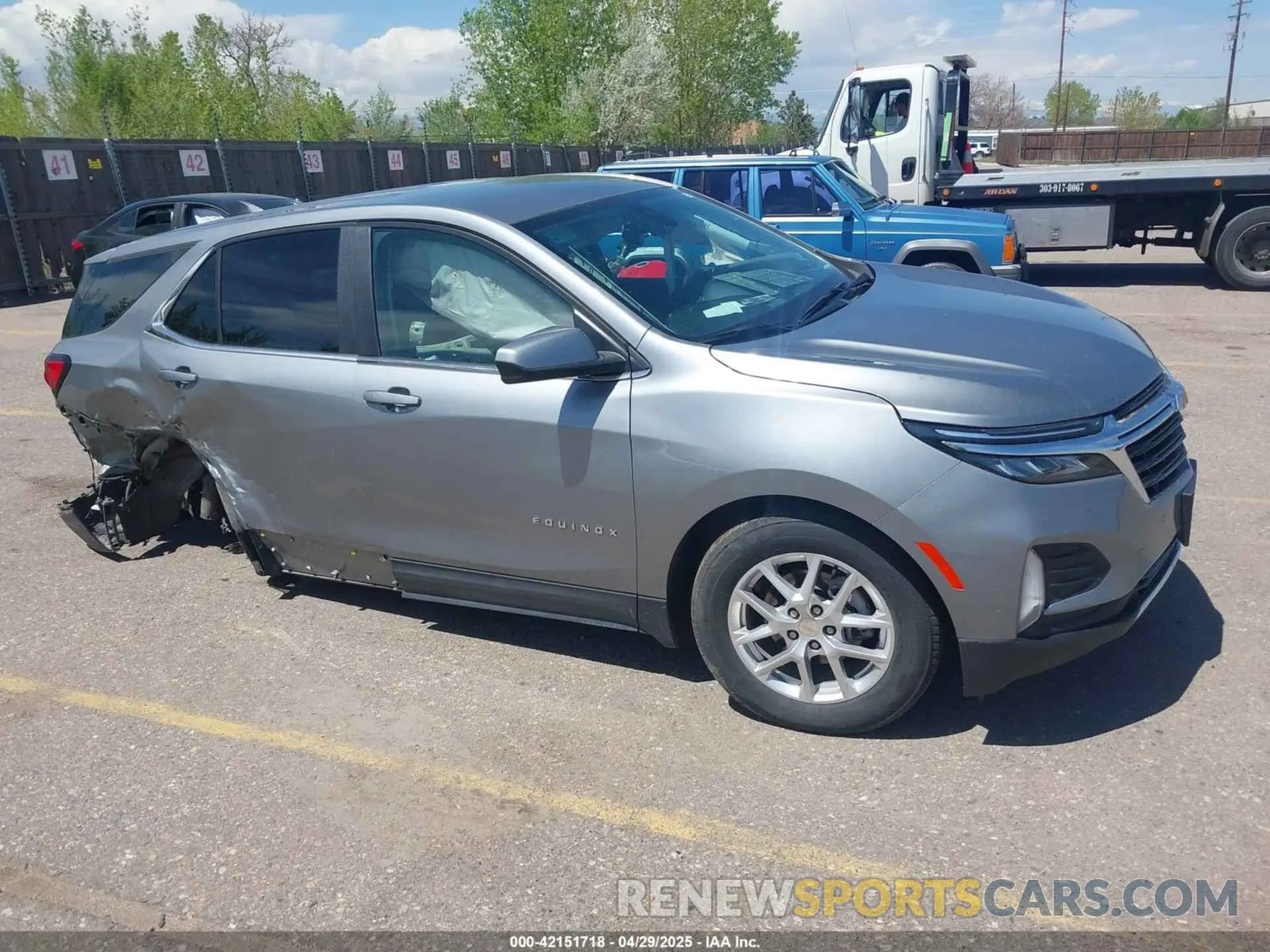 1 Photograph of a damaged car 3GNAXUEG0RS182986 CHEVROLET EQUINOX 2024