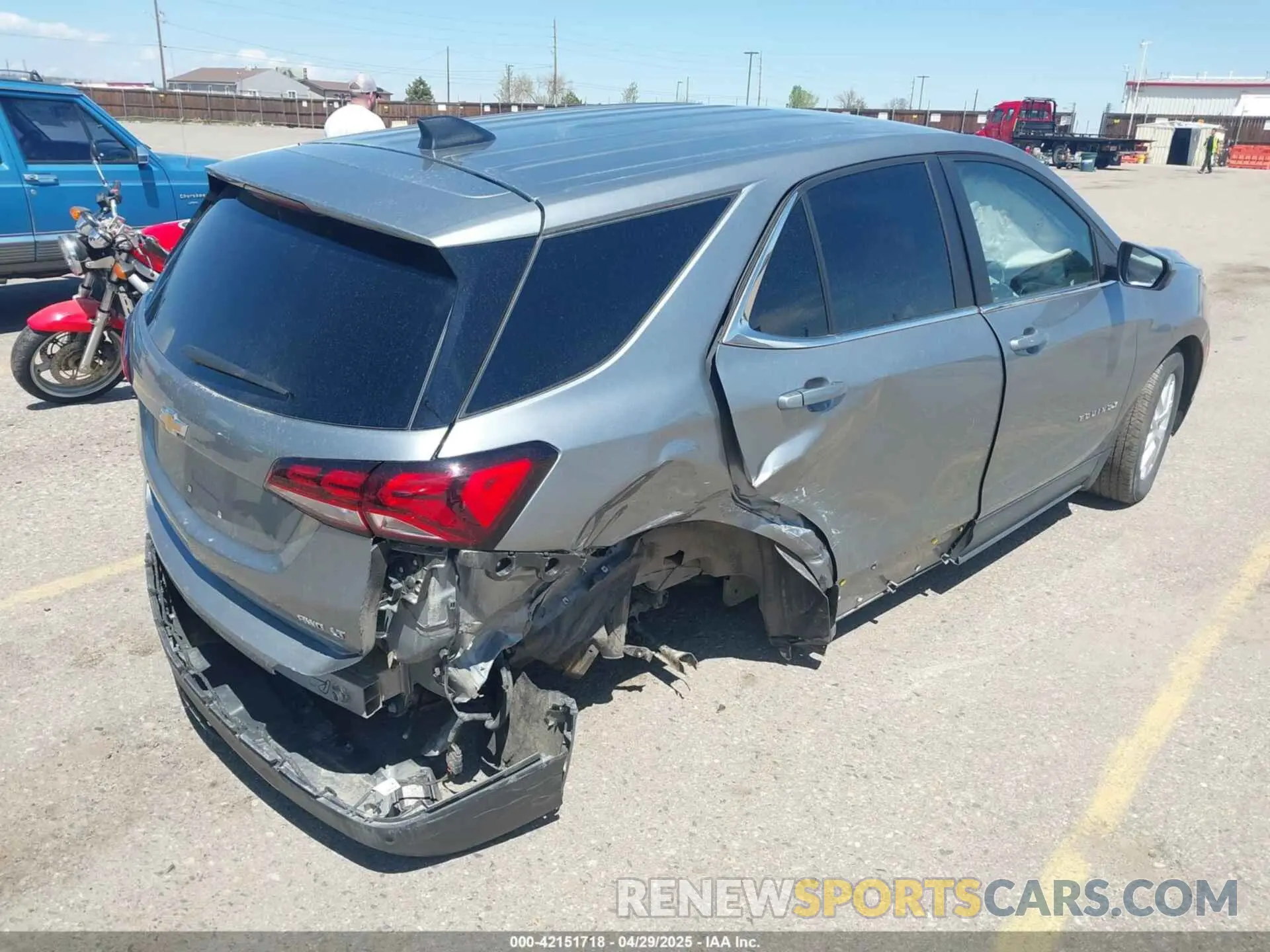 4 Photograph of a damaged car 3GNAXUEG0RS182986 CHEVROLET EQUINOX 2024