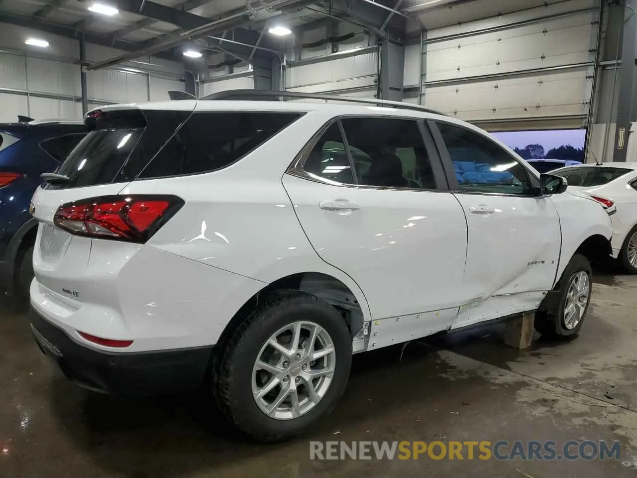 3 Фотография поврежденного автомобиля 3GNAXUEG0RS217784 CHEVROLET EQUINOX 2024
