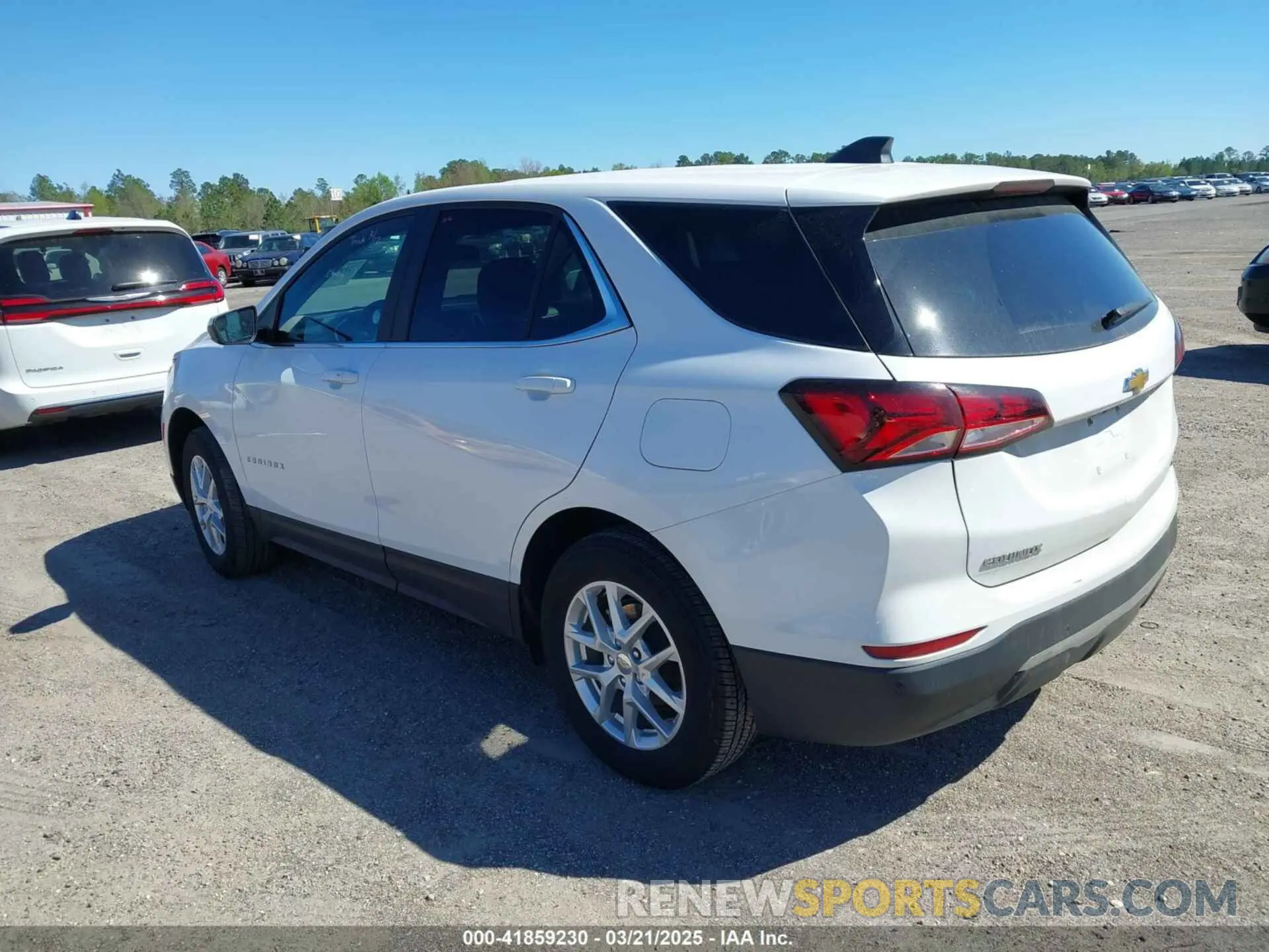 3 Фотография поврежденного автомобиля 3GNAXUEG1RL152924 CHEVROLET EQUINOX 2024