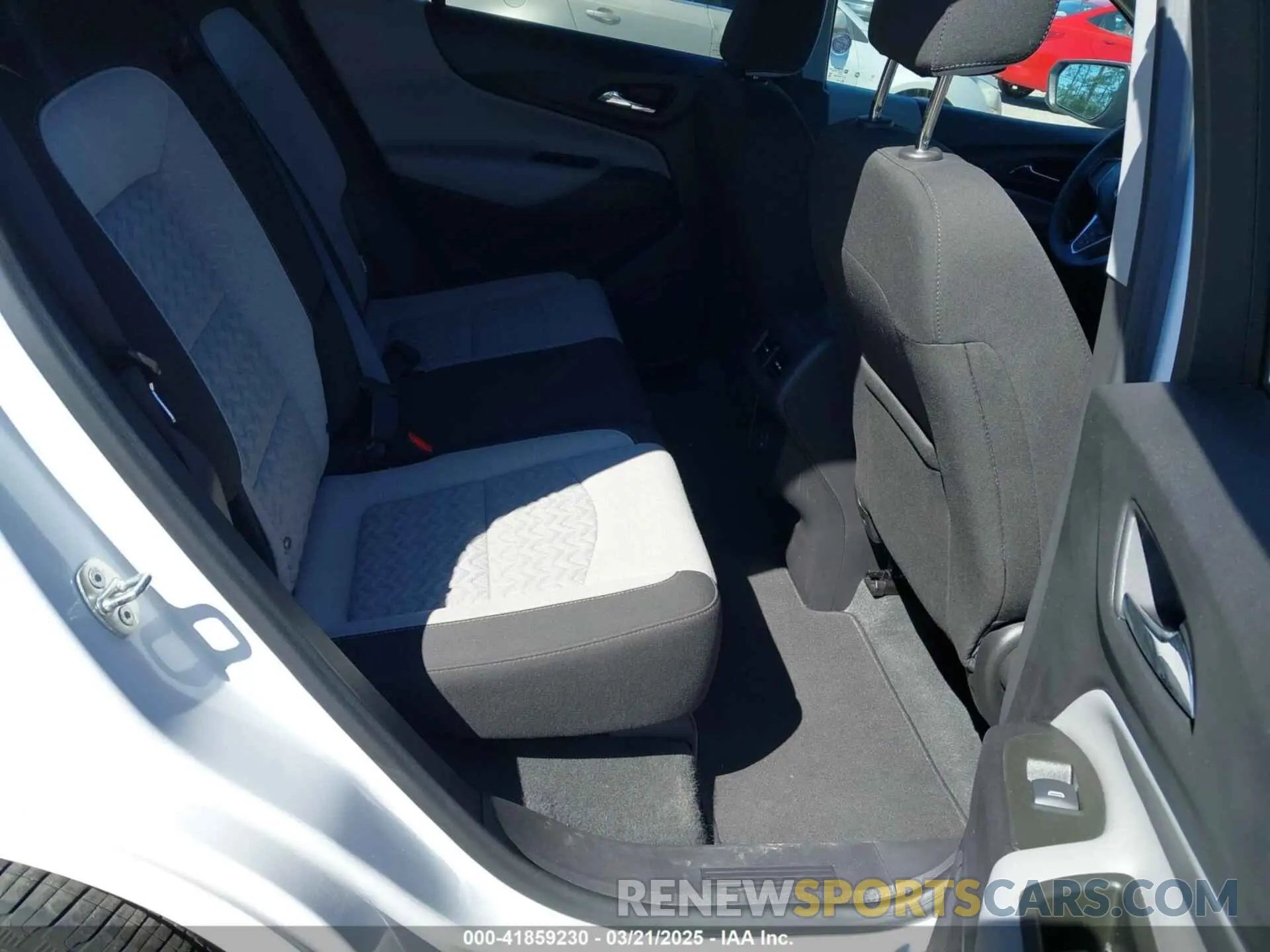 8 Фотография поврежденного автомобиля 3GNAXUEG1RL152924 CHEVROLET EQUINOX 2024