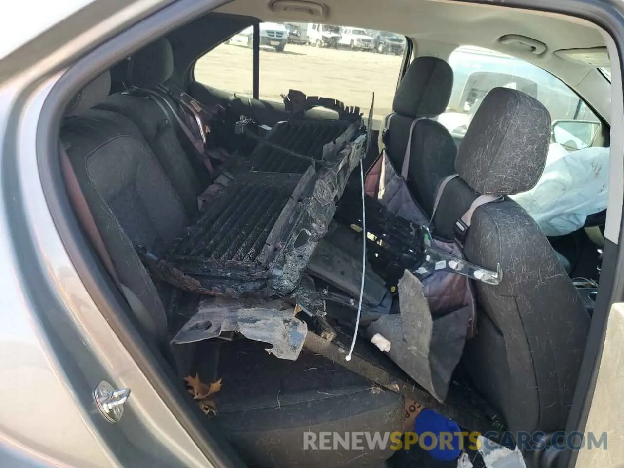 10 Photograph of a damaged car 3GNAXUEG1RS118200 CHEVROLET EQUINOX 2024