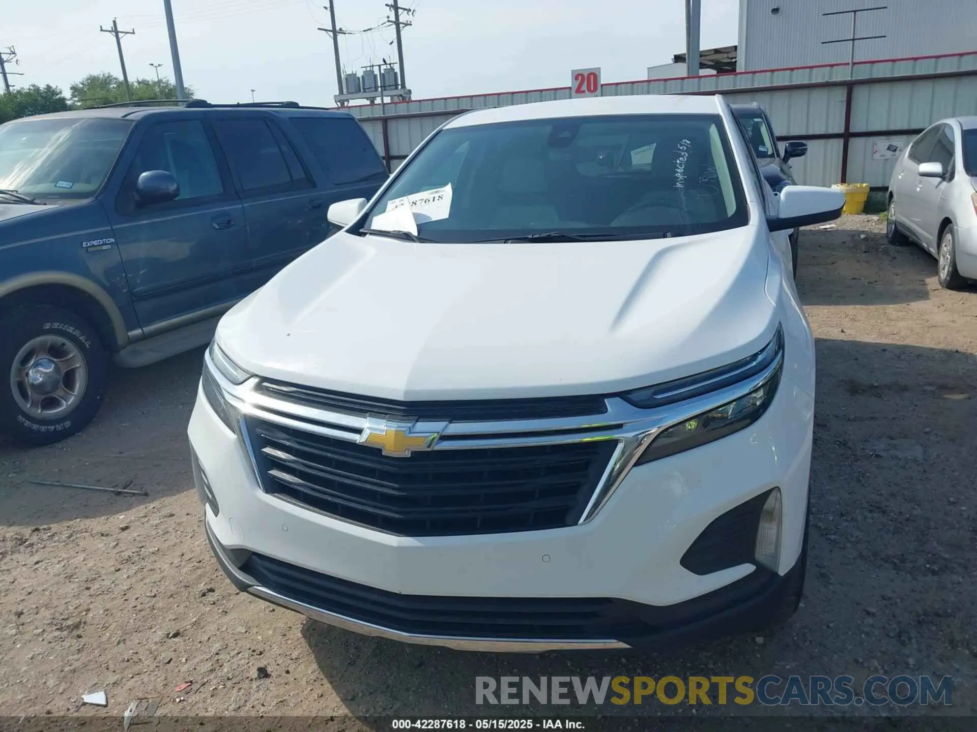 12 Фотография поврежденного автомобиля 3GNAXUEG2RL174656 CHEVROLET EQUINOX 2024