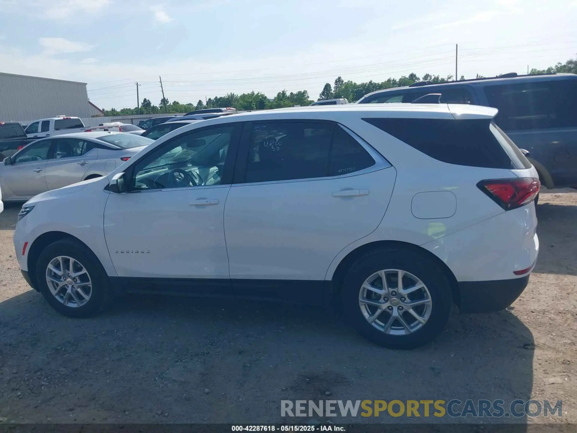 14 Фотография поврежденного автомобиля 3GNAXUEG2RL174656 CHEVROLET EQUINOX 2024