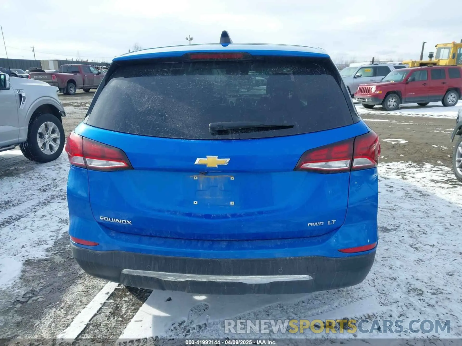 17 Фотография поврежденного автомобиля 3GNAXUEG2RL243832 CHEVROLET EQUINOX 2024