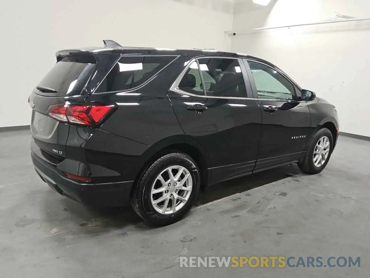 3 Фотография поврежденного автомобиля 3GNAXUEG3RL177579 CHEVROLET EQUINOX 2024