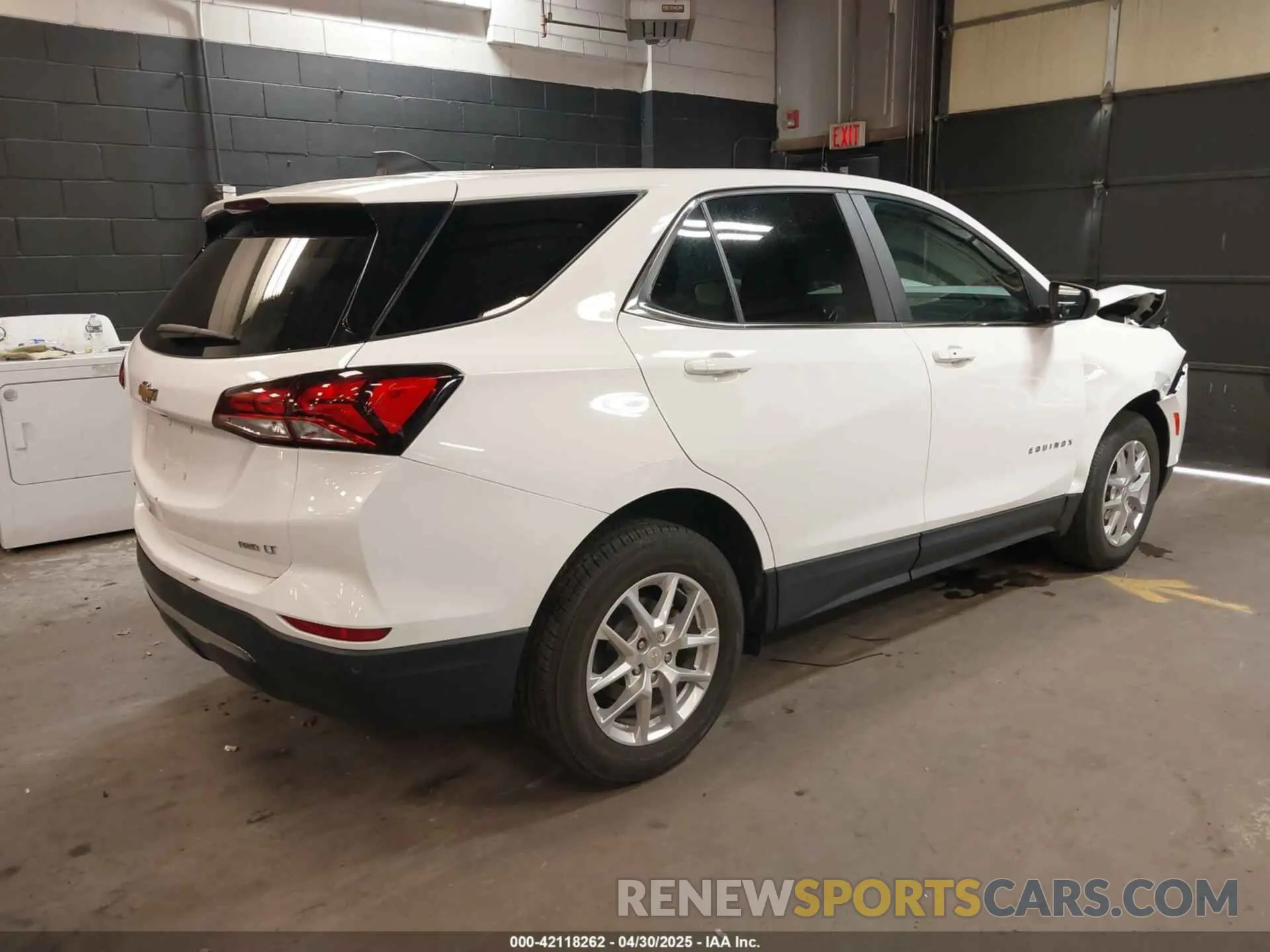 4 Photograph of a damaged car 3GNAXUEG3RL261367 CHEVROLET EQUINOX 2024