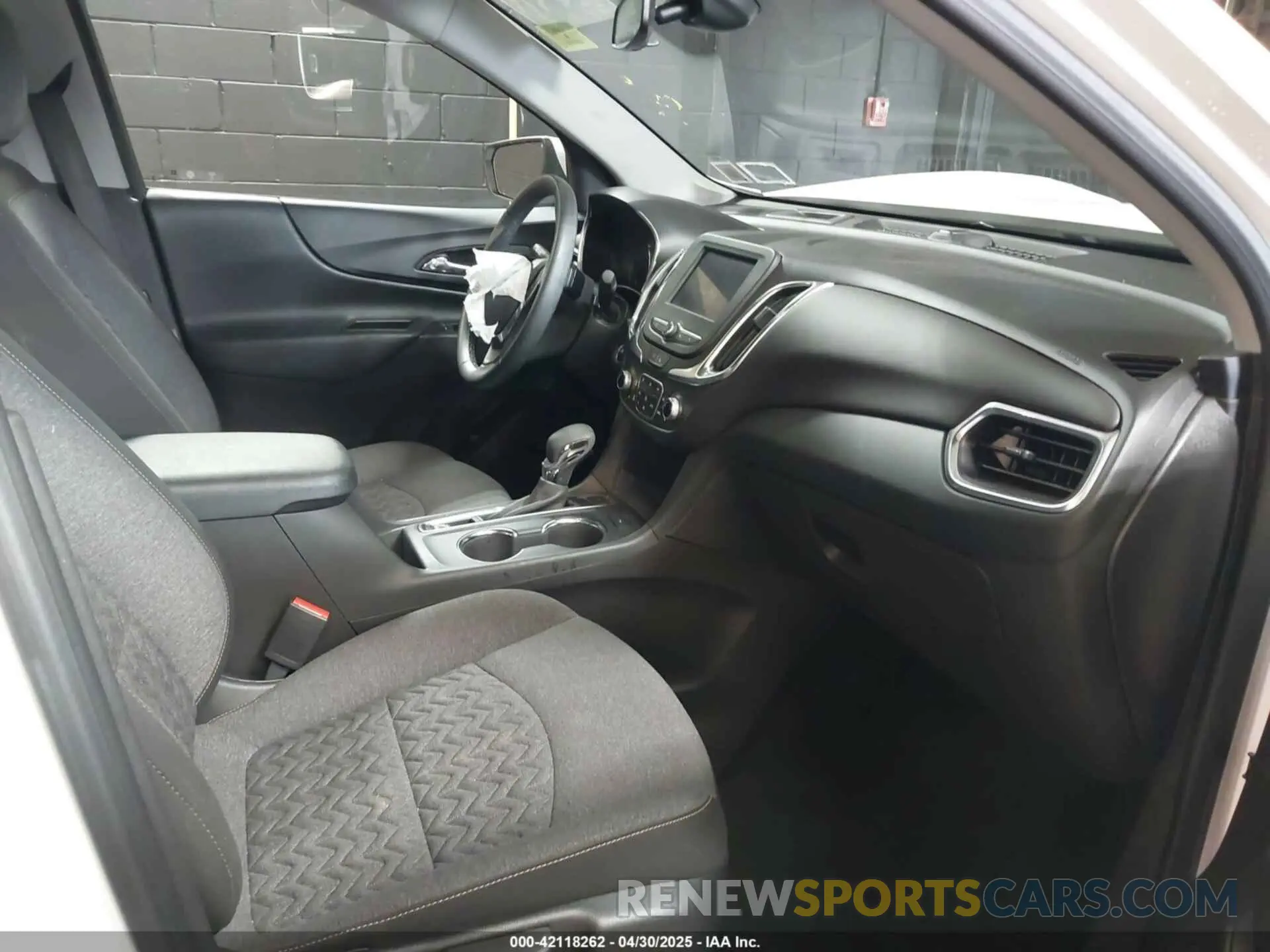 5 Photograph of a damaged car 3GNAXUEG3RL261367 CHEVROLET EQUINOX 2024