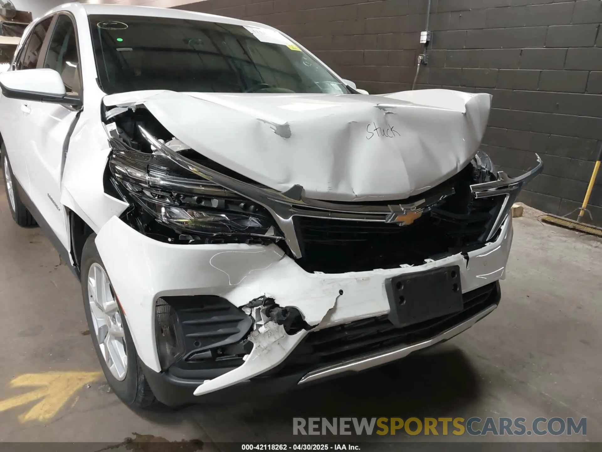 6 Photograph of a damaged car 3GNAXUEG3RL261367 CHEVROLET EQUINOX 2024
