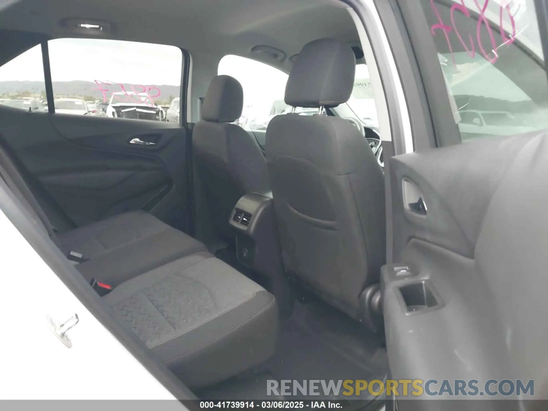 8 Photograph of a damaged car 3GNAXUEG3RL305061 CHEVROLET EQUINOX 2024