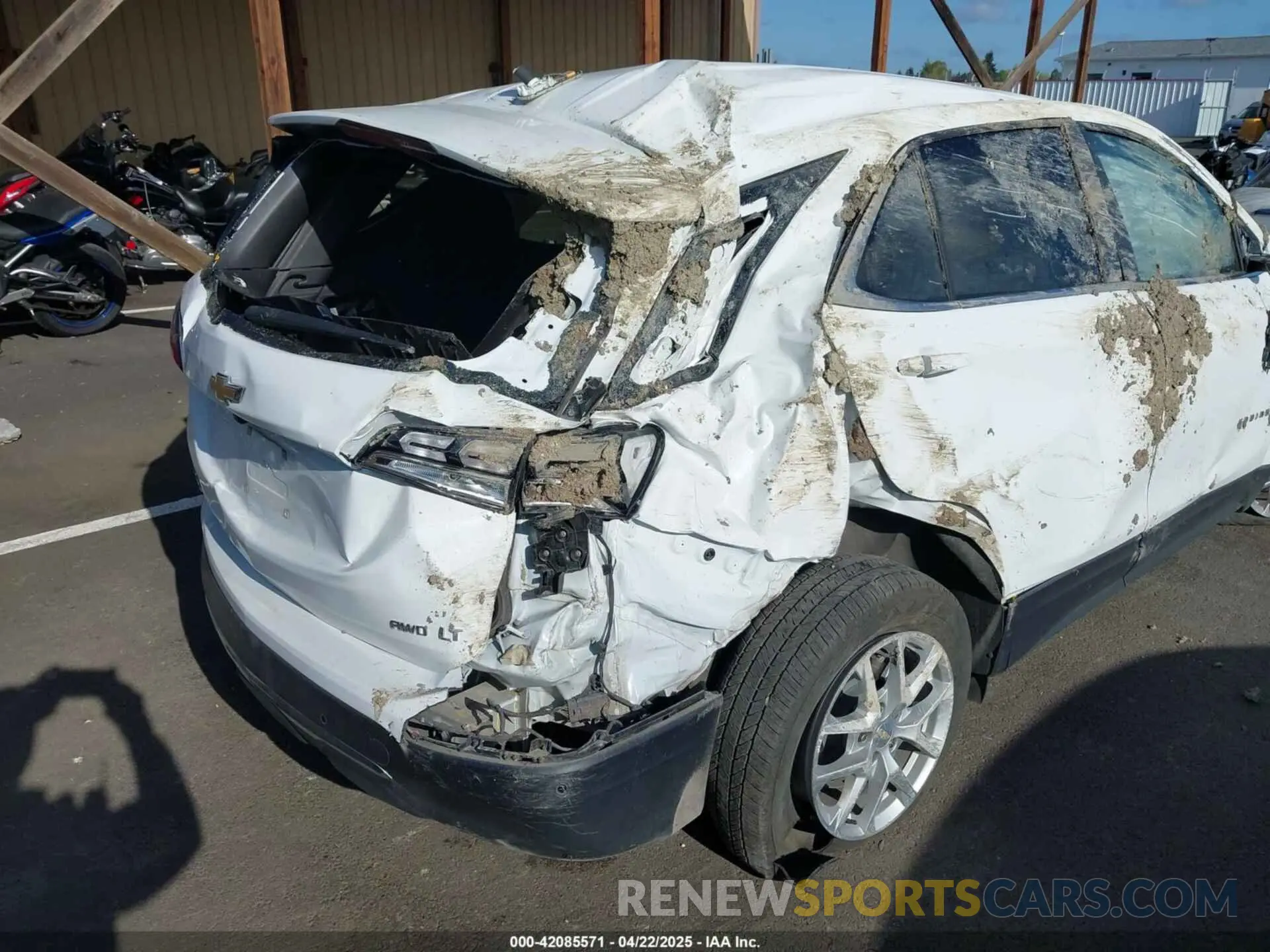 18 Фотография поврежденного автомобиля 3GNAXUEG3RS215950 CHEVROLET EQUINOX 2024
