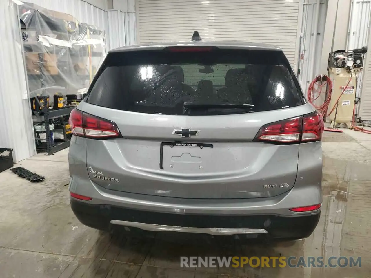 6 Photograph of a damaged car 3GNAXUEG3RS236118 CHEVROLET EQUINOX 2024
