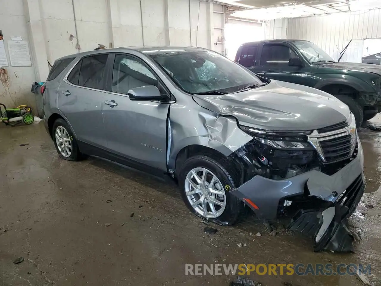 4 Photograph of a damaged car 3GNAXUEG4RS215973 CHEVROLET EQUINOX 2024