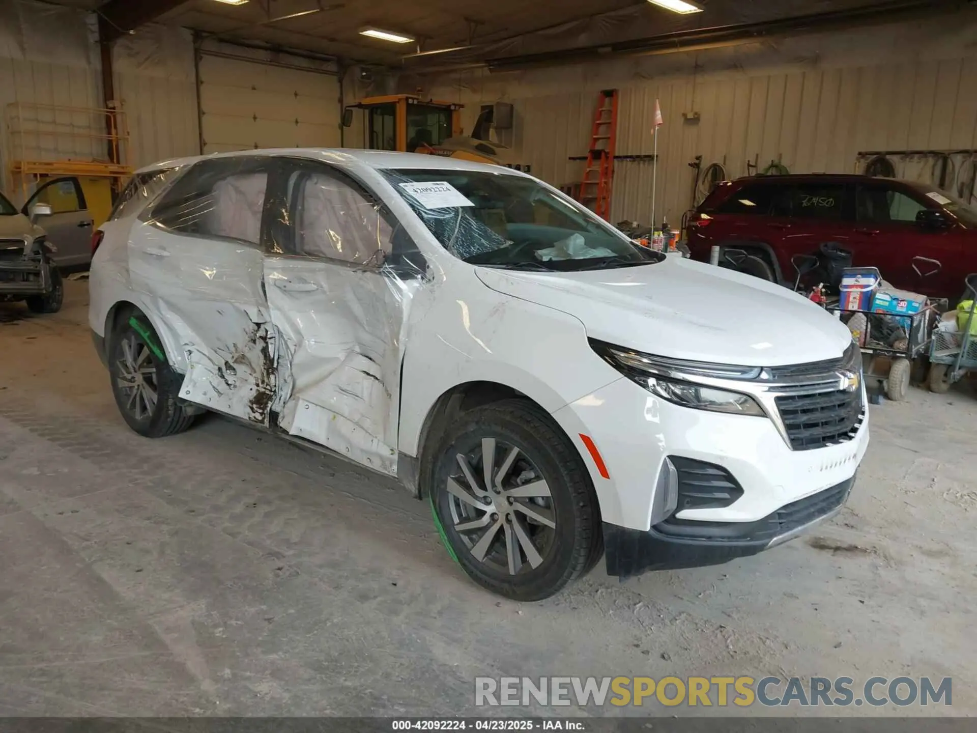 1 Фотография поврежденного автомобиля 3GNAXUEG5RS104672 CHEVROLET EQUINOX 2024