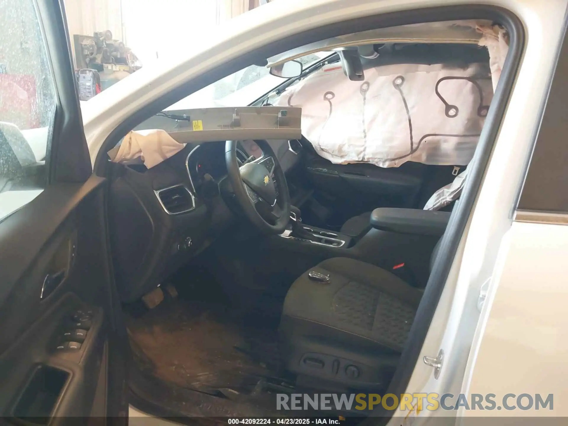5 Фотография поврежденного автомобиля 3GNAXUEG5RS104672 CHEVROLET EQUINOX 2024