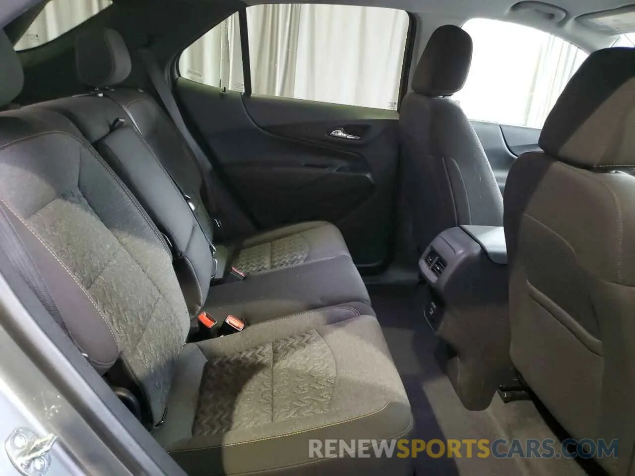 11 Photograph of a damaged car 3GNAXUEG5RS141351 CHEVROLET EQUINOX 2024