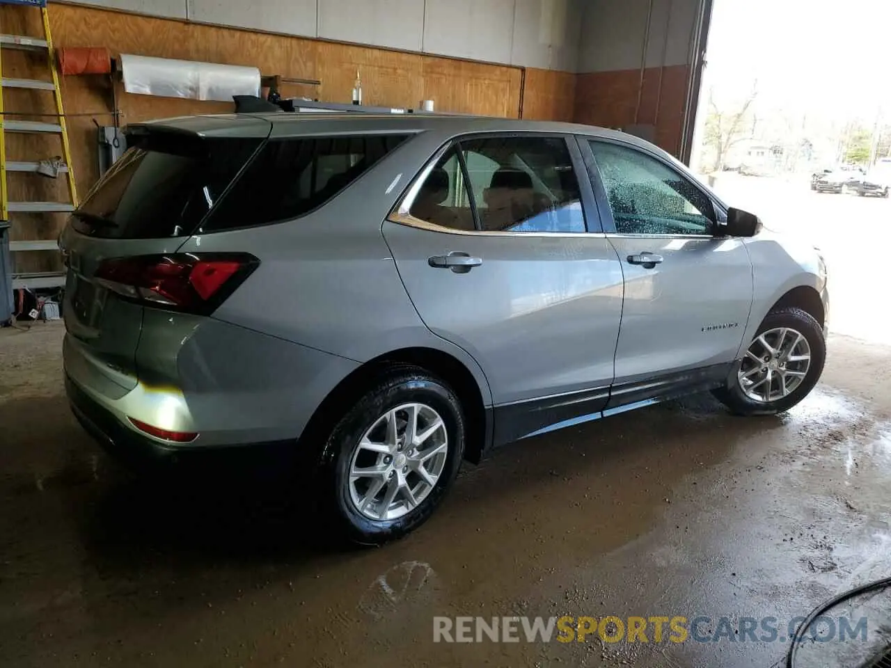 3 Photograph of a damaged car 3GNAXUEG6RL357252 CHEVROLET EQUINOX 2024