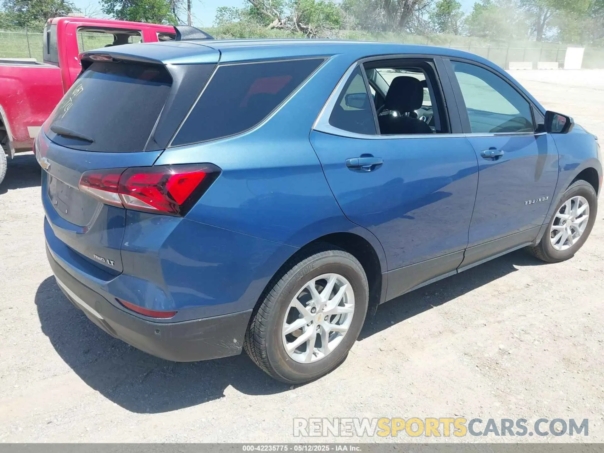 4 Фотография поврежденного автомобиля 3GNAXUEG7RL118485 CHEVROLET EQUINOX 2024