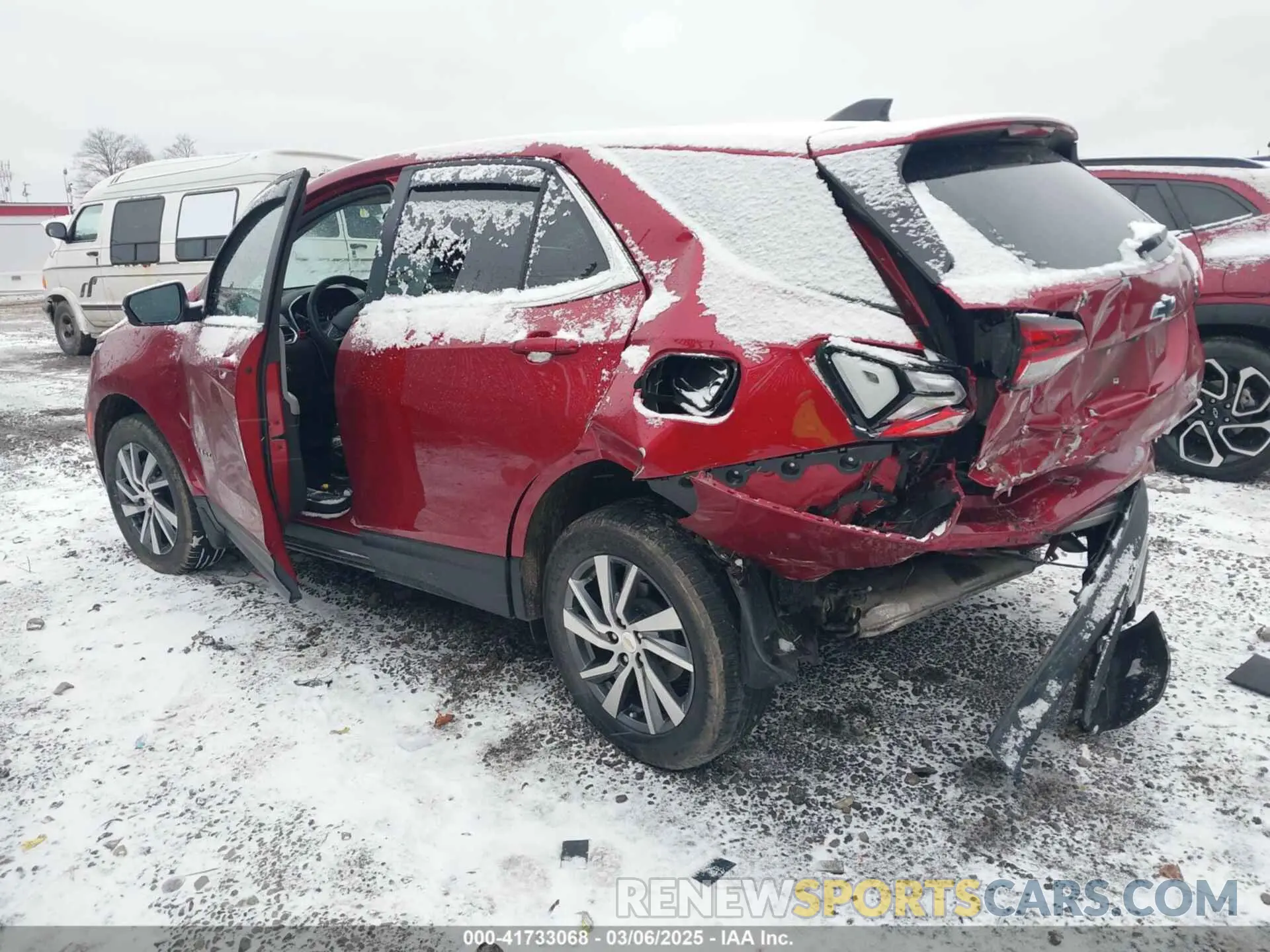 3 Photograph of a damaged car 3GNAXUEG7RL177665 CHEVROLET EQUINOX 2024