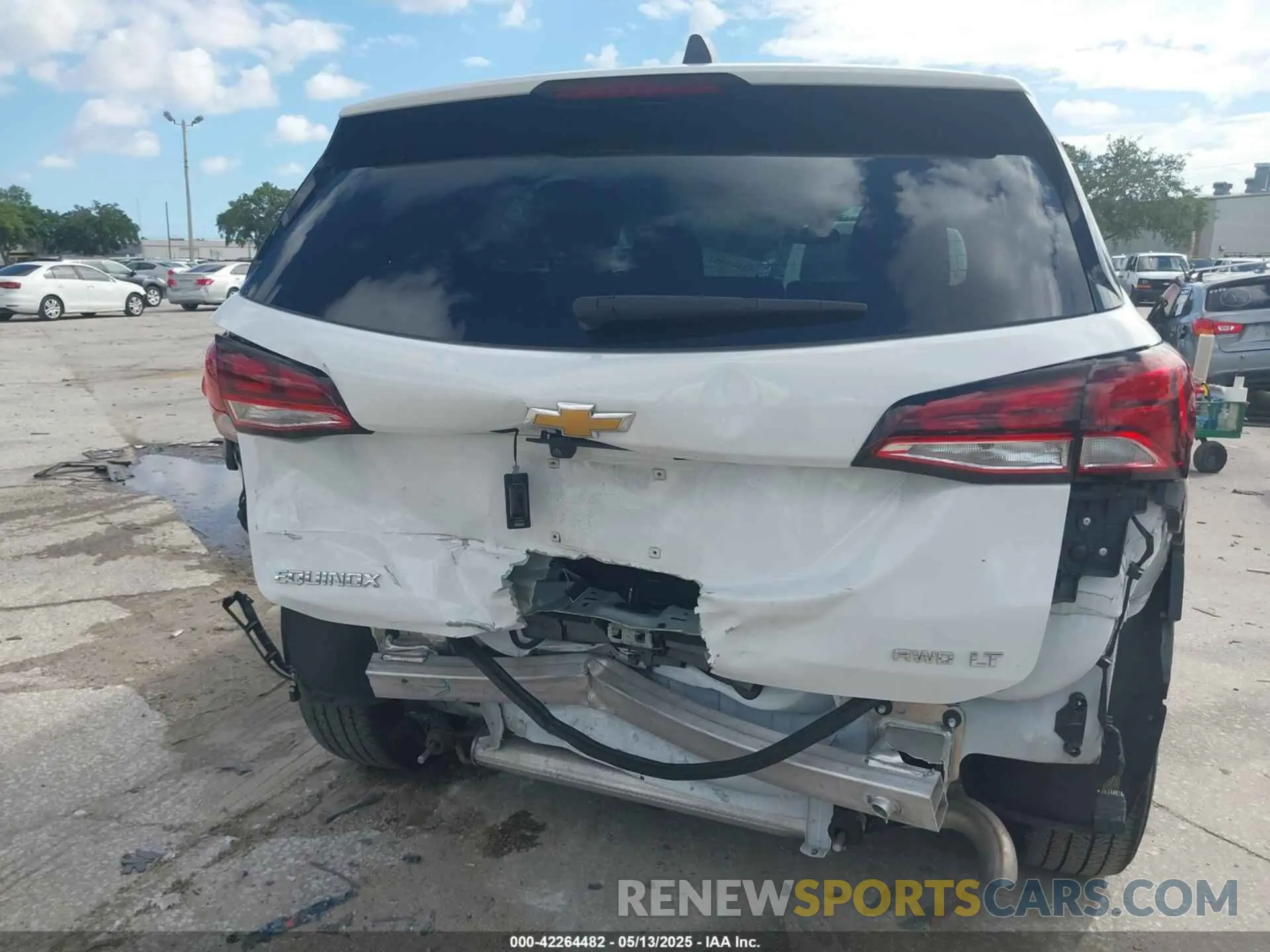 18 Photograph of a damaged car 3GNAXUEG7RL232423 CHEVROLET EQUINOX 2024