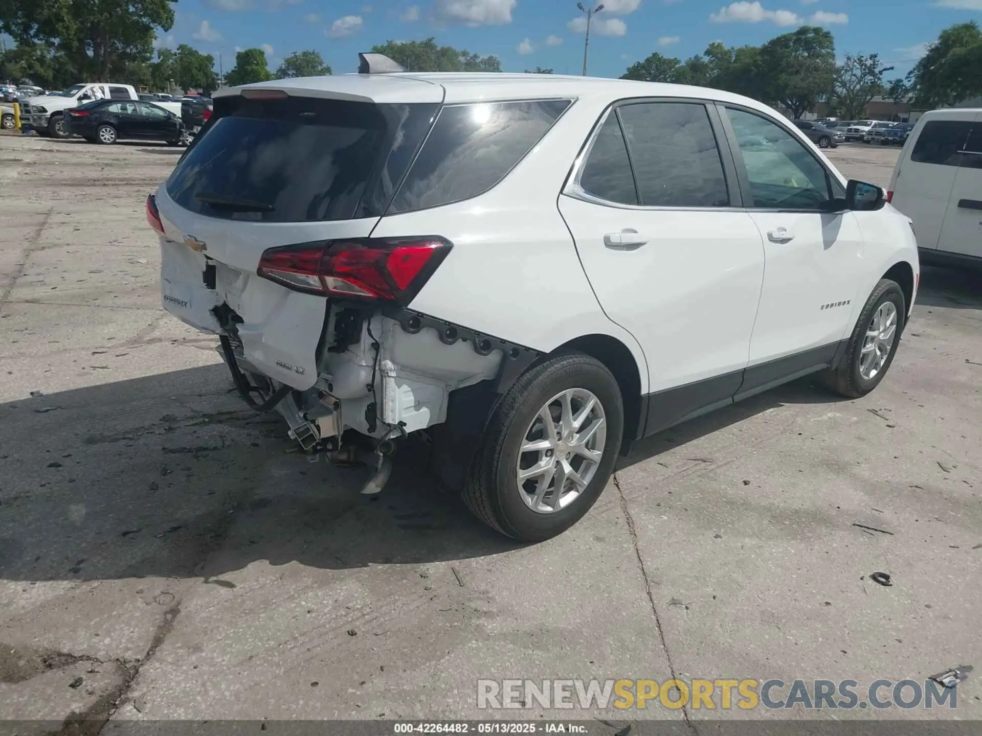4 Photograph of a damaged car 3GNAXUEG7RL232423 CHEVROLET EQUINOX 2024