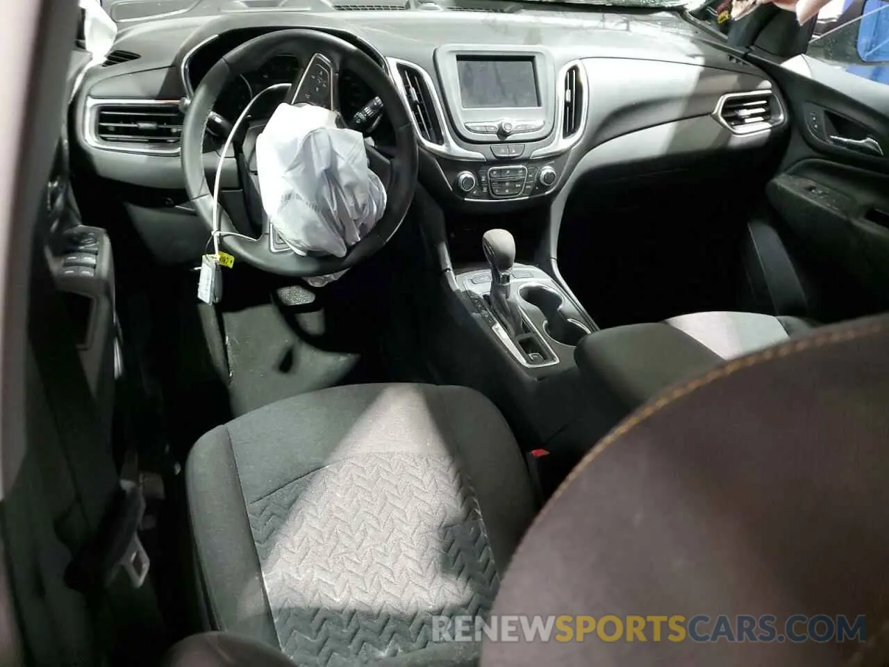 8 Photograph of a damaged car 3GNAXUEG7RS238180 CHEVROLET EQUINOX 2024