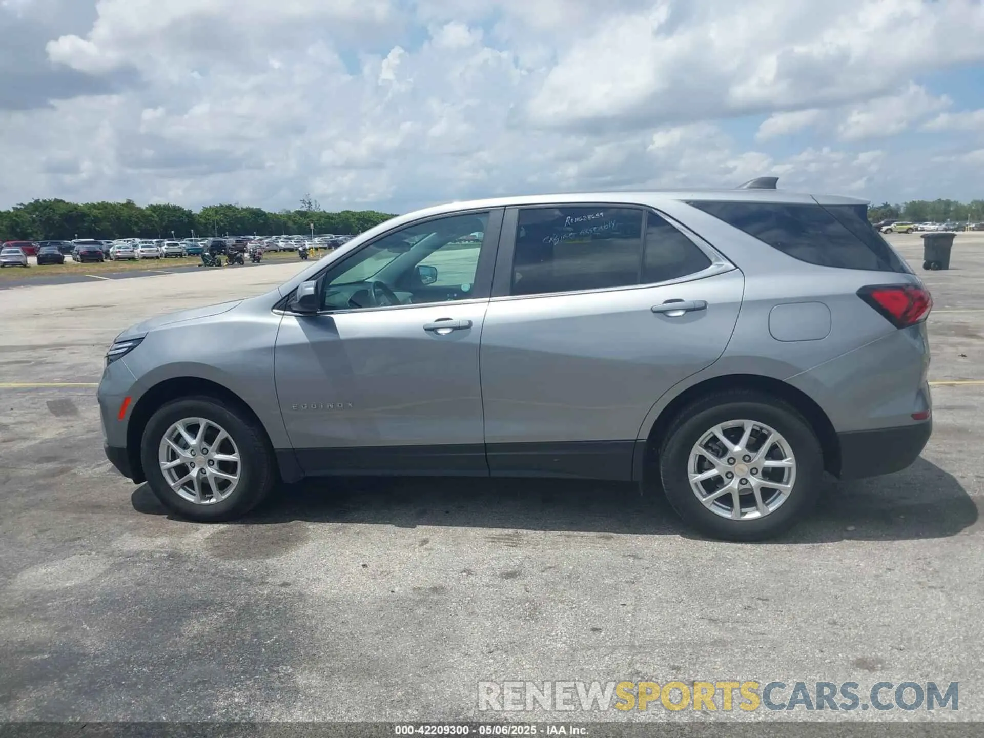 14 Photograph of a damaged car 3GNAXUEG8RL152449 CHEVROLET EQUINOX 2024