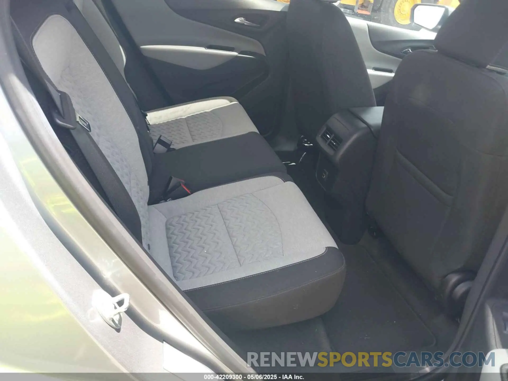 8 Photograph of a damaged car 3GNAXUEG8RL152449 CHEVROLET EQUINOX 2024