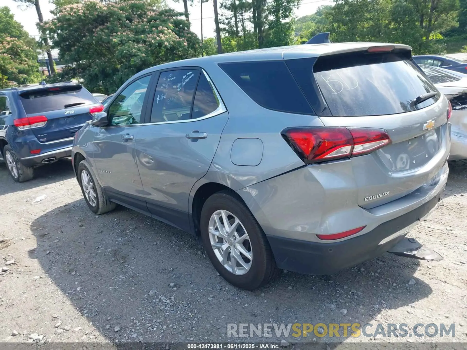 3 Photograph of a damaged car 3GNAXUEG8RL244595 CHEVROLET EQUINOX 2024
