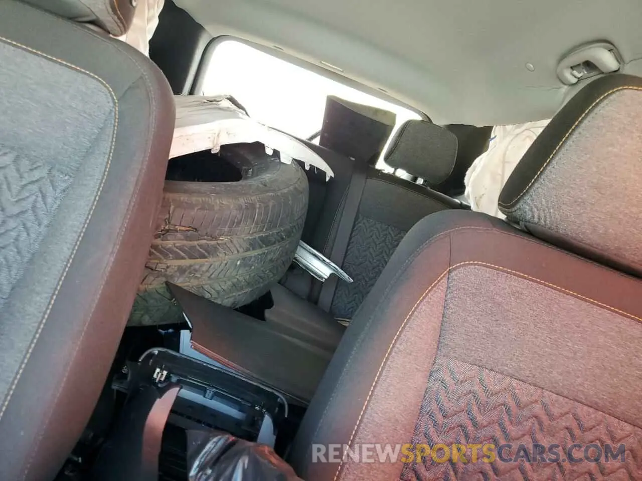 10 Photograph of a damaged car 3GNAXUEG8RS142607 CHEVROLET EQUINOX 2024