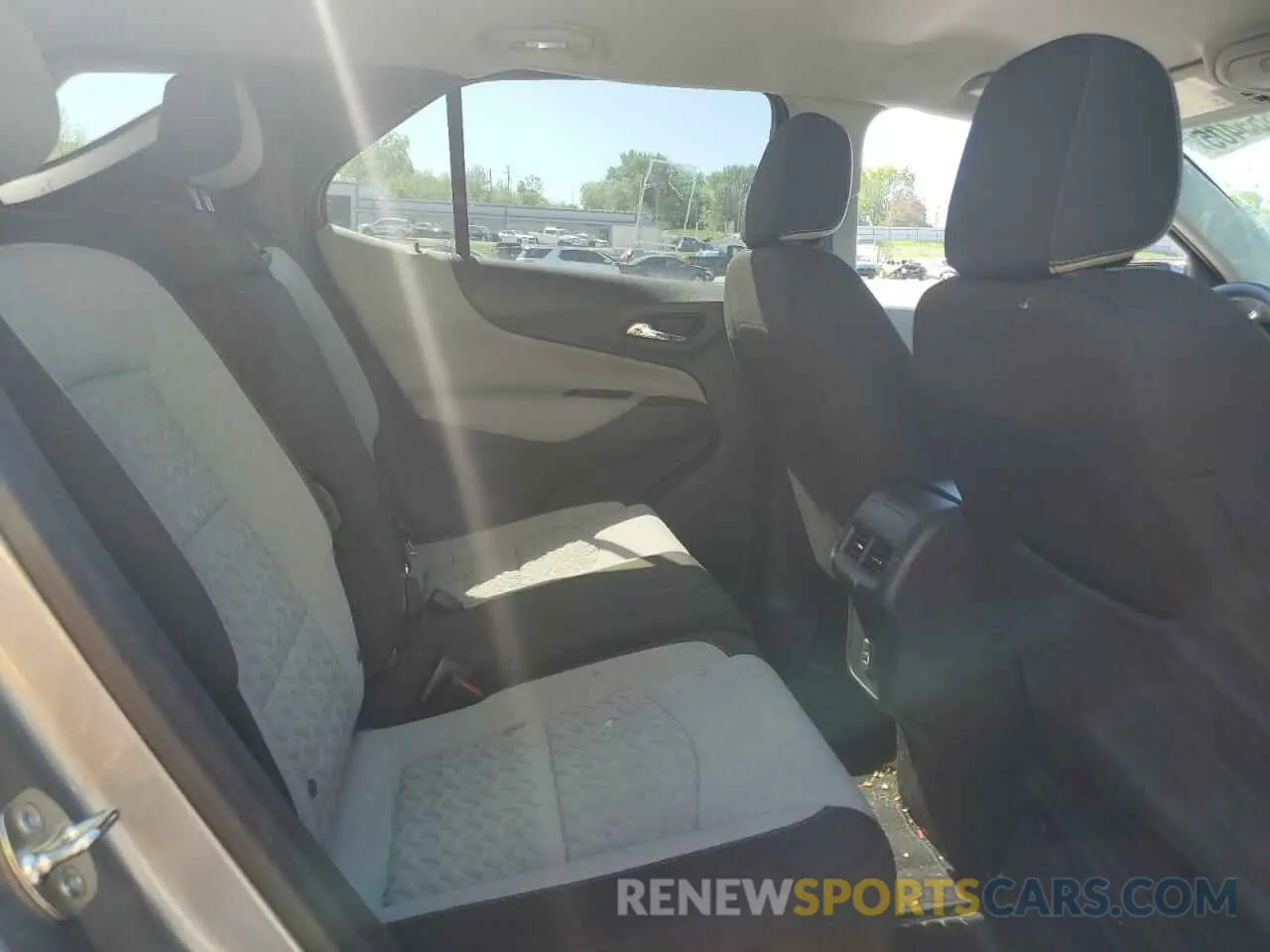 10 Photograph of a damaged car 3GNAXUEG9RL263348 CHEVROLET EQUINOX 2024