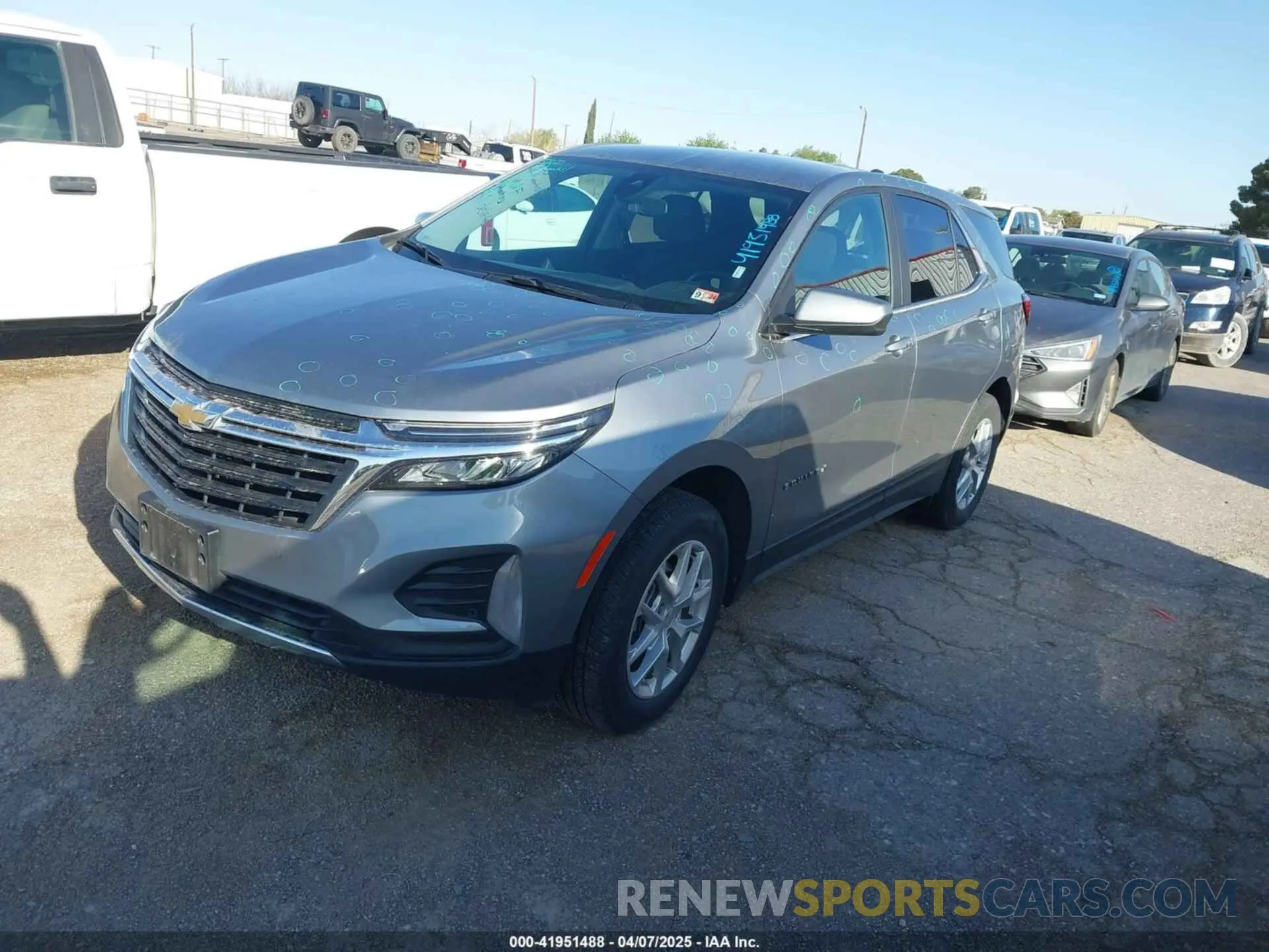 2 Photograph of a damaged car 3GNAXUEG9RS142311 CHEVROLET EQUINOX 2024
