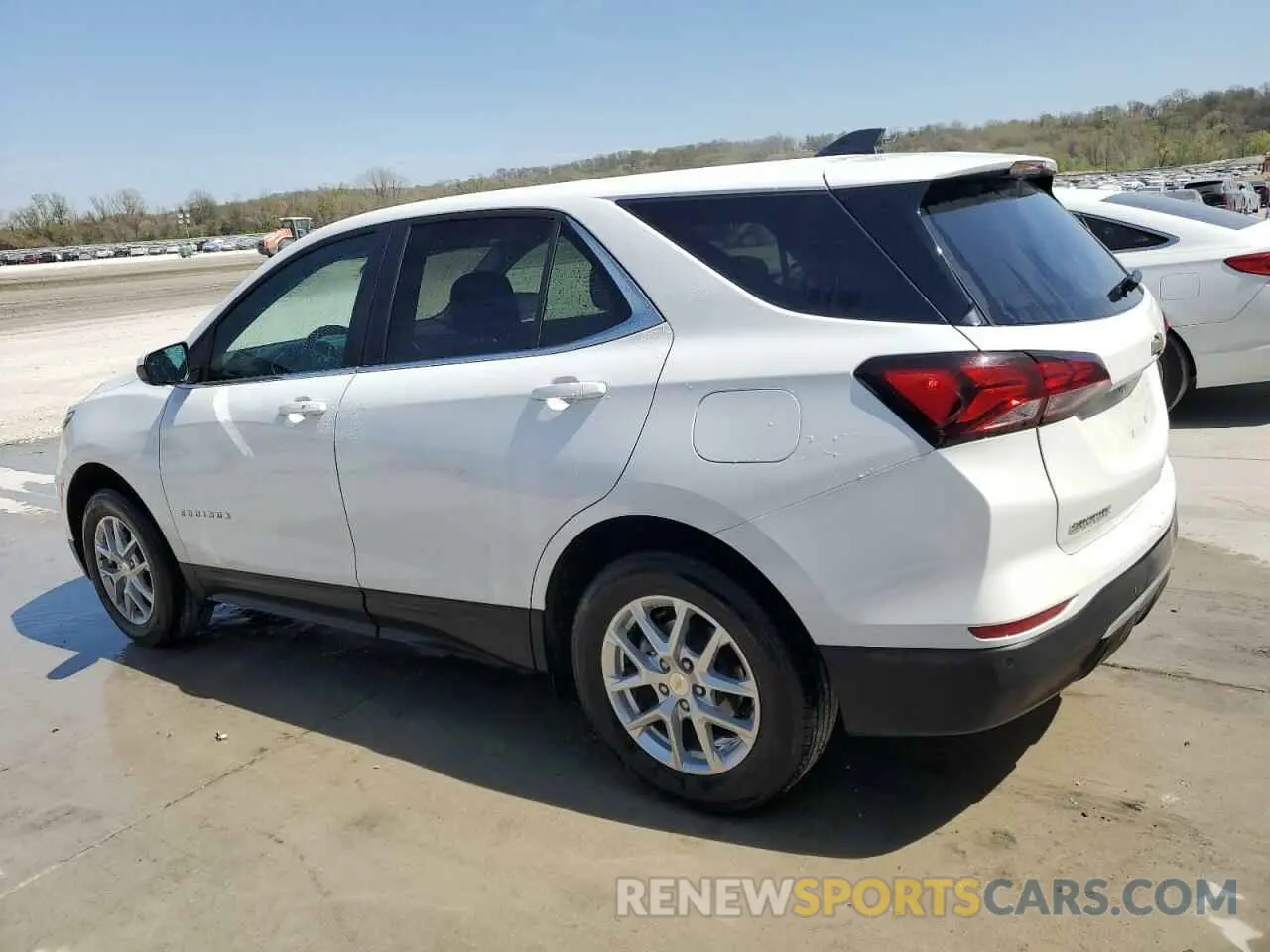 2 Photograph of a damaged car 3GNAXUEG9RS198247 CHEVROLET EQUINOX 2024