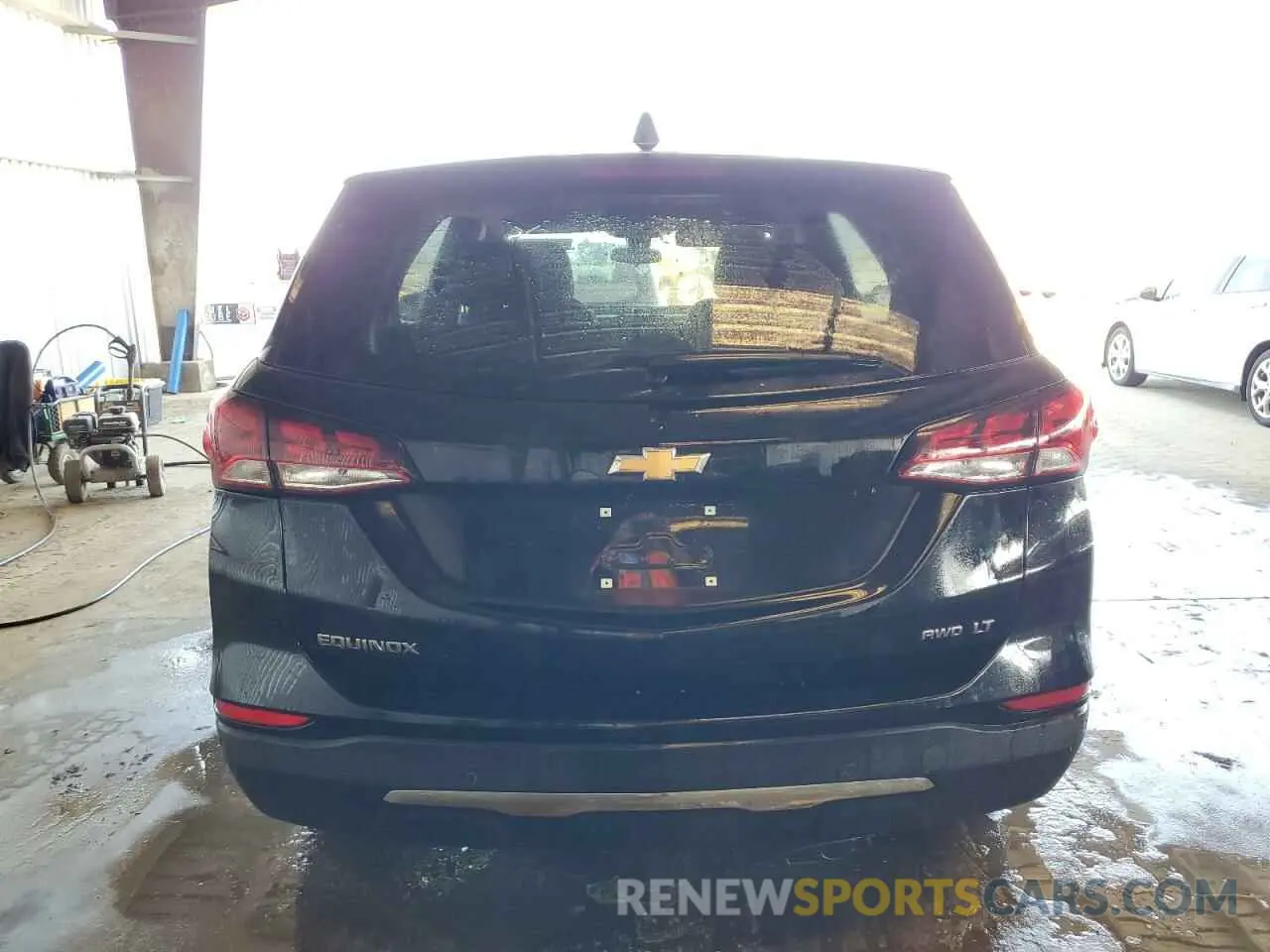 6 Photograph of a damaged car 3GNAXUEGXRL308023 CHEVROLET EQUINOX 2024