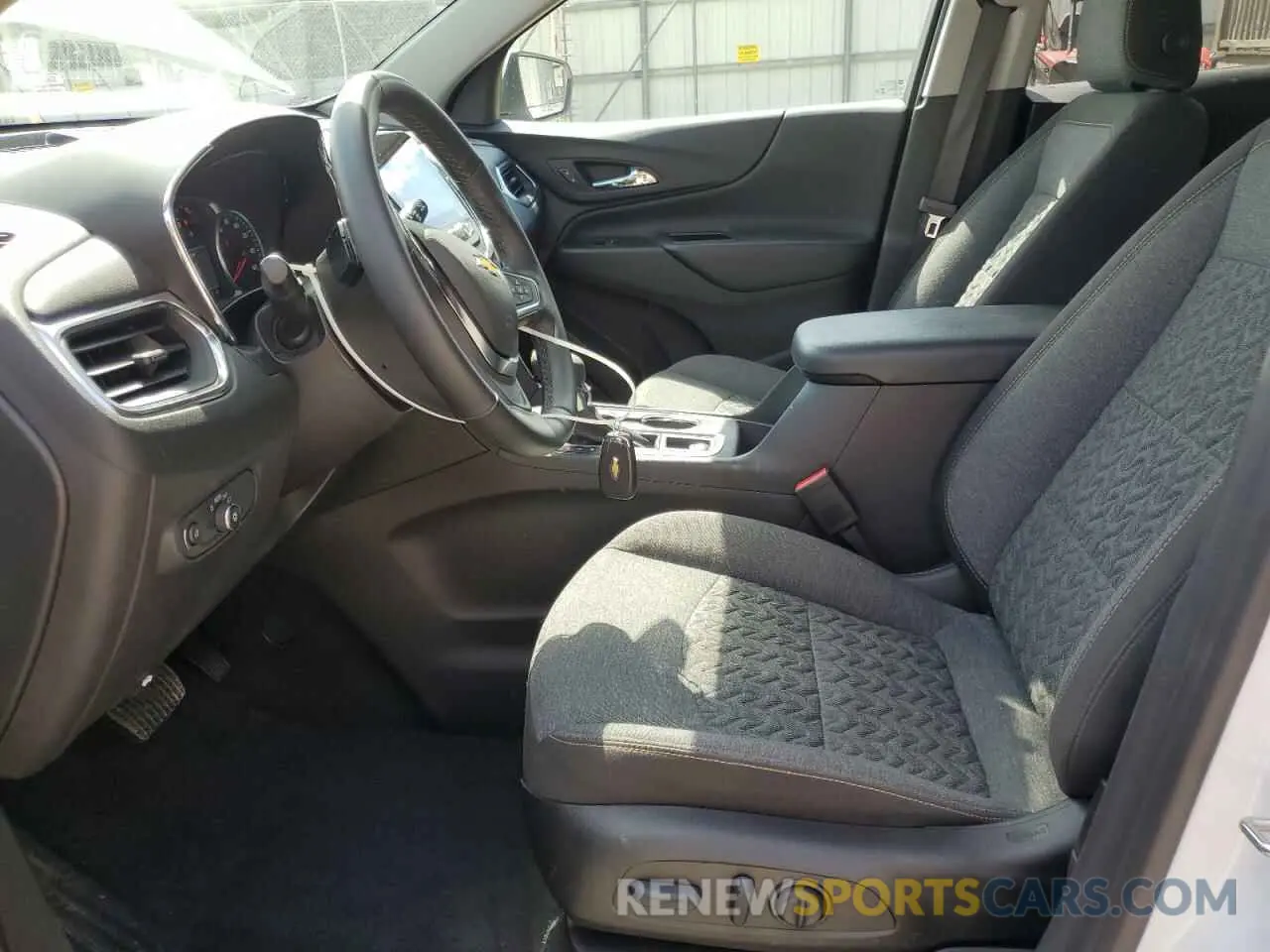 7 Фотография поврежденного автомобиля 3GNAXUEGXRS208848 CHEVROLET EQUINOX 2024